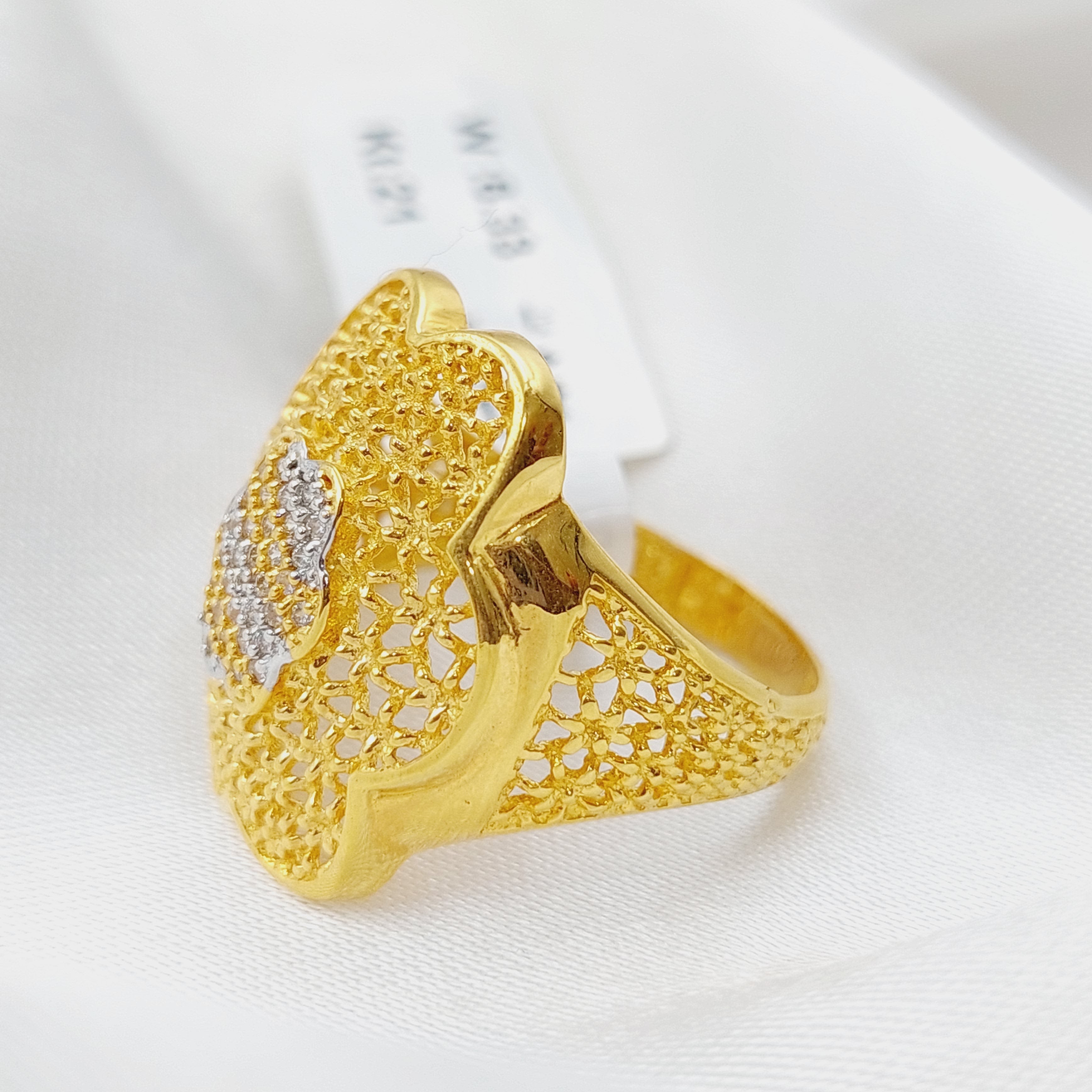 18K Gold Plated Fashion Ring for Women - Elegant and Dainty Jewelry Gift for Her - Perfect for Parties, Weddings, and Everyday Wear