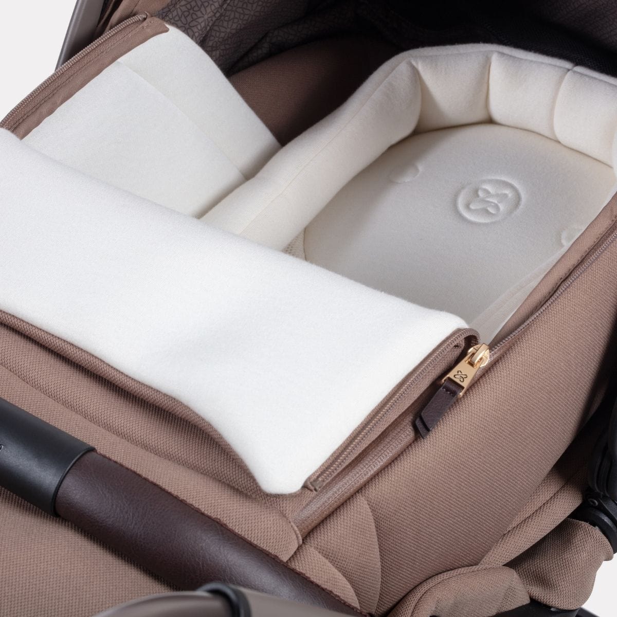 Silver Cross Reef Newborn Pod - Lightweight Baby Carrier for Newborns to Toddlers | Perfect for Travel, Shopping & Outdoor Adventures
