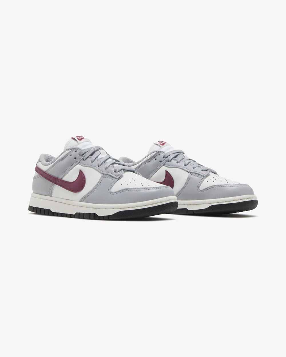 Nike Dunk Low Women's Sneakers in Pale Ivory & Redwood - Stylish Casual Shoes for Everyday Wear & Street Fashion
