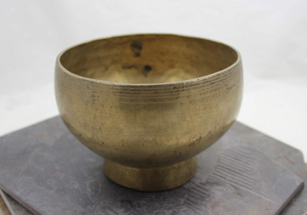 6 Inch Handcrafted Tibetan Singing Bowl B2 125Hz - Meditation, Yoga, Sound Healing & Relaxation Therapy Instrument