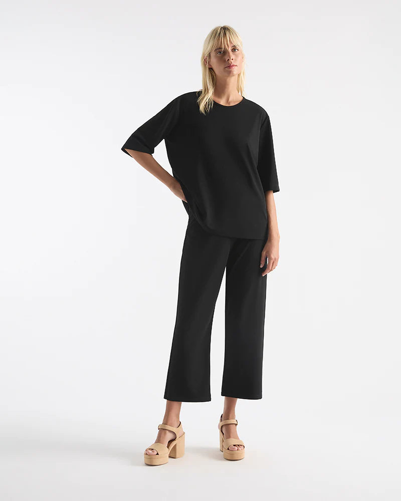 3/4 Length Black Pants for Women - Stylish & Comfortable Capri Pants for Casual Wear, Work, and Summer Outfits