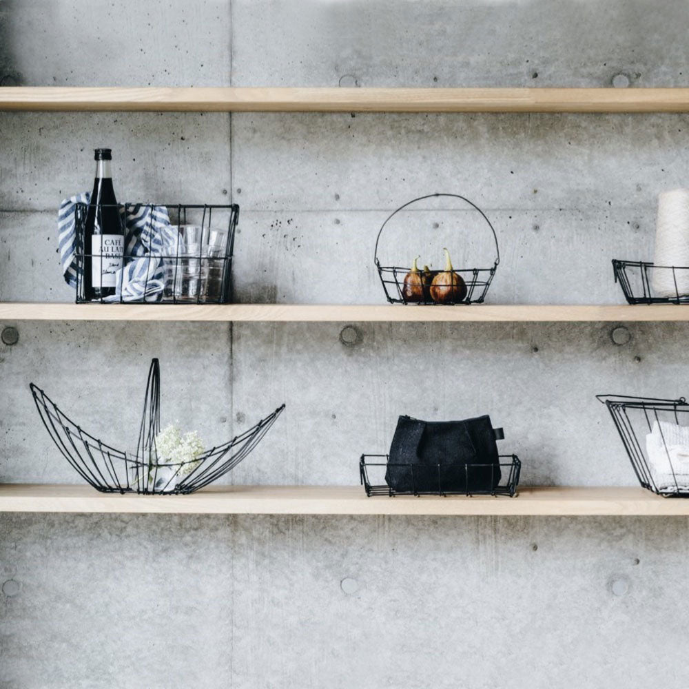 Stylish Canoe Wire Display Basket - Perfect for Home Decor, Kitchen Storage & Retail Displays | Rustic Farmhouse Organizer for Fruits, Vegetables, Magazines & More