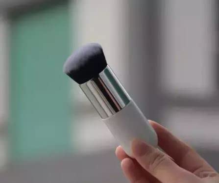 GFF Professional Chubby Pier Foundation Brush - Soft Synthetic Bristles for Flawless Makeup Application | Perfect for Liquid, Cream & Powder Foundation | Multicolor Cosmetic Makeup Brush