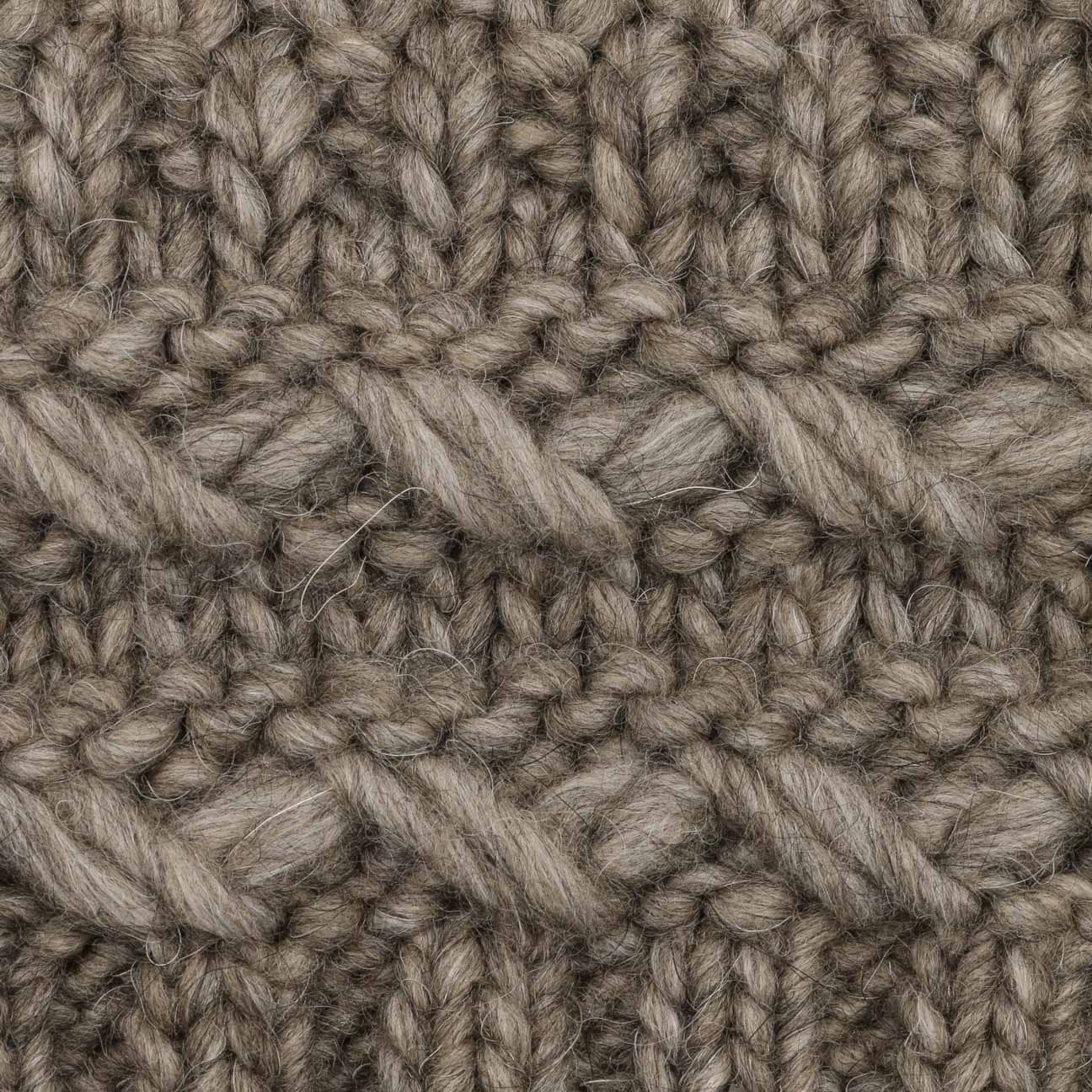Lierys Pinea Oversize Knit Hat - Soft Chunky Cable Knit Beanie for Women & Men | Winter Warm Wool Hat for Outdoor Activities, Skiing & Snowboarding