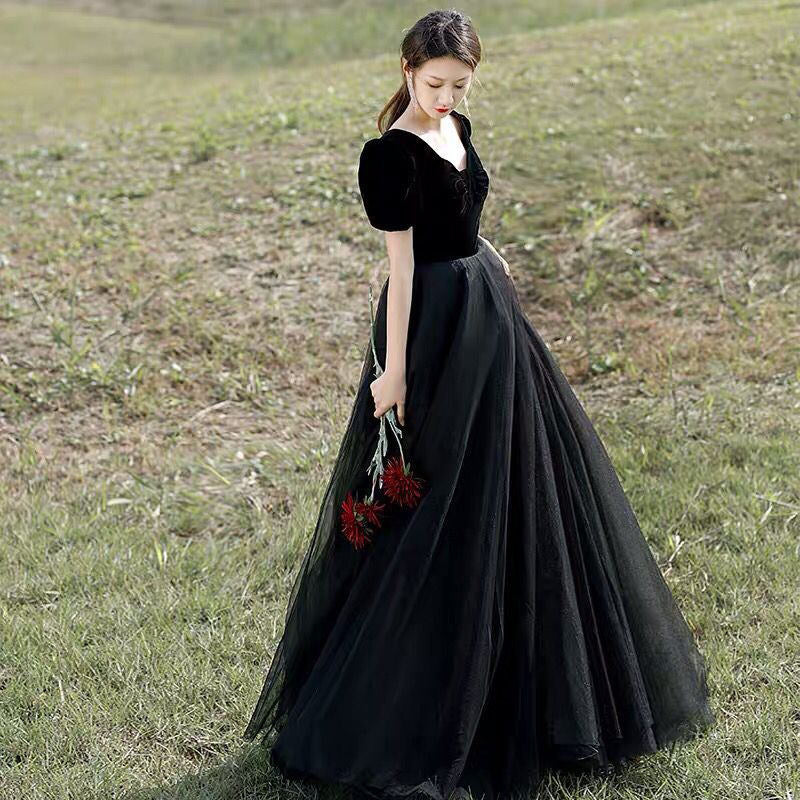 Elegant Black Velvet Tulle Long Prom Dress - A-Line Evening Formal Gown for Women | Perfect for Homecoming, Ball, Wedding Party & Special Occasions