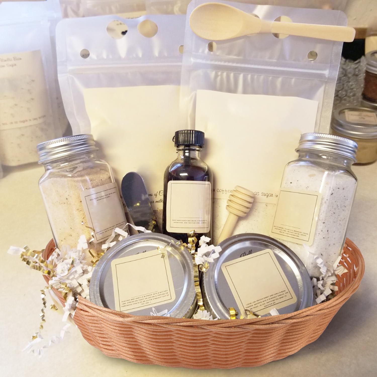 30 Pack Oval Poly Wicker Baskets - 9 x 6 x 2.6 Inch Bread Storage Baskets, Medium Size Kitchen Organizers for Fruits, Vegetables & Display - Perfect for Holiday Gifts, Christmas Decor & Dining Table Centerpieces
