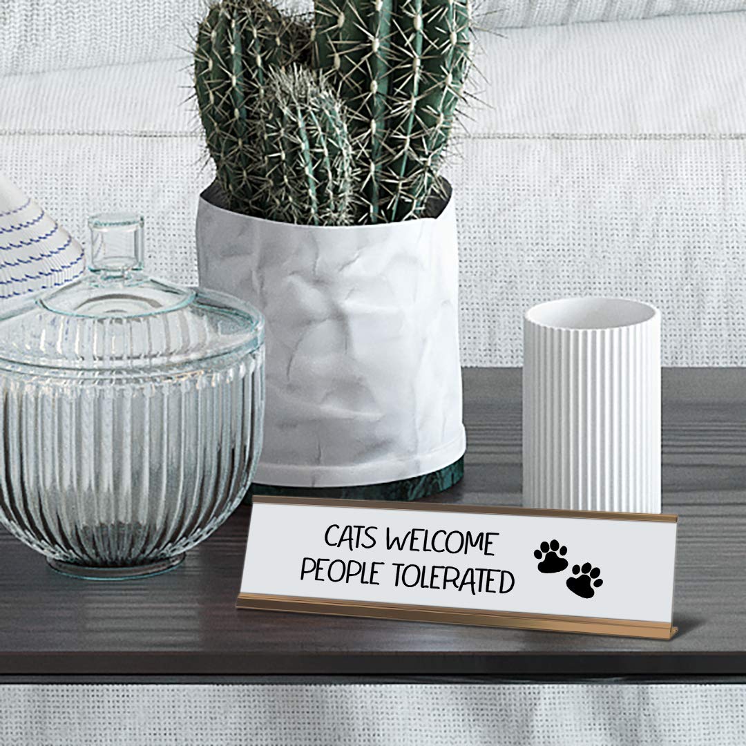 Funny Cat Lover Desk Sign - 'Cats Welcome People Tolerated' Humorous Office Decor for Cat Owners - Perfect for Home Office, Veterinary Clinics & Animal Shelters