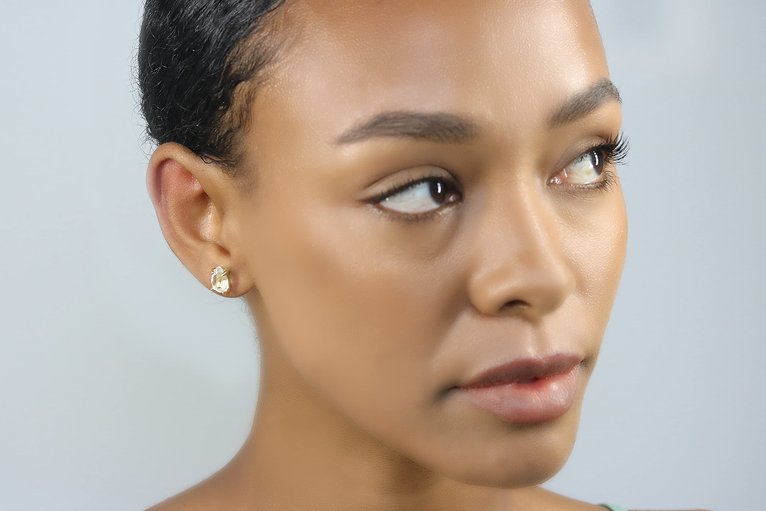 Sparkly Quartz Stud Earrings for Women - Gold Crystal Jewelry for Casual & Chic Outfits