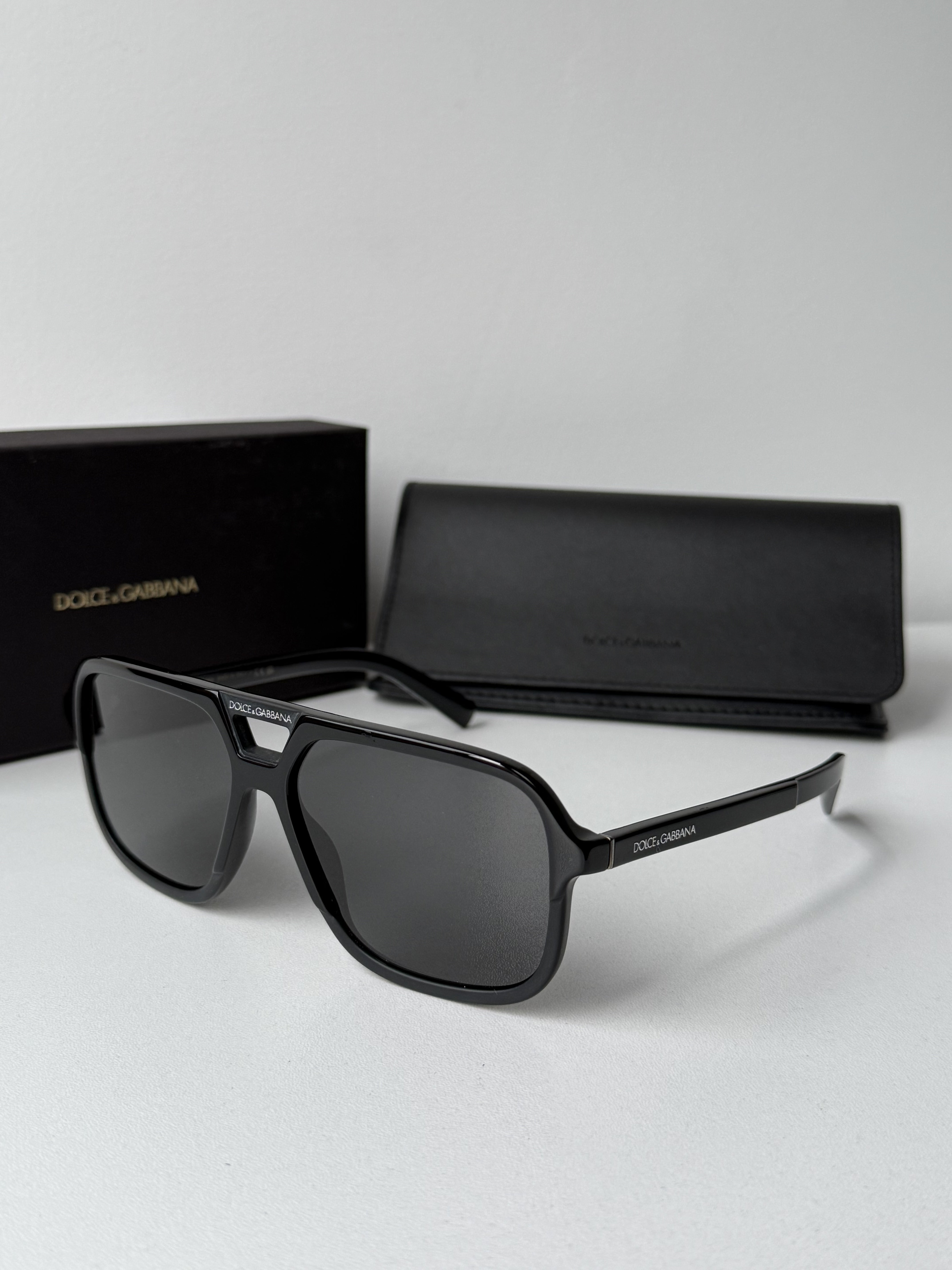 Dolce & Gabbana DG4354 Black Aviator Sunglasses for Men & Women - UV Protection Polarized Lenses - Fashionable Pilot Style Shades for Driving, Travel & Outdoor Activities
