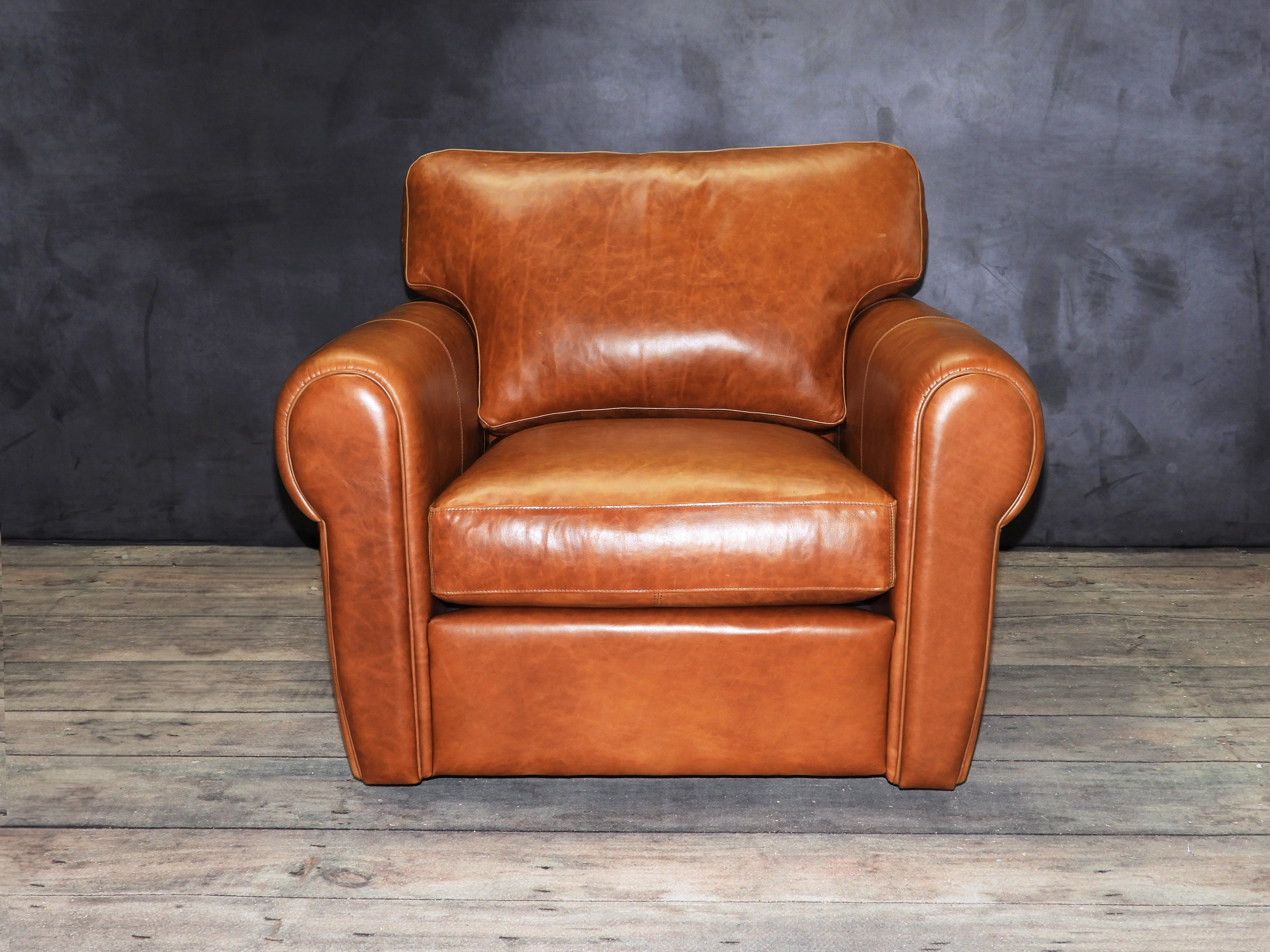 Premium SHELDON Leather Swivel Chair - 360° Rotating Office Chair with Padded Seat & Backrest for Home, Office & Conference Room - Ergonomic Executive Chair for Comfort & Style