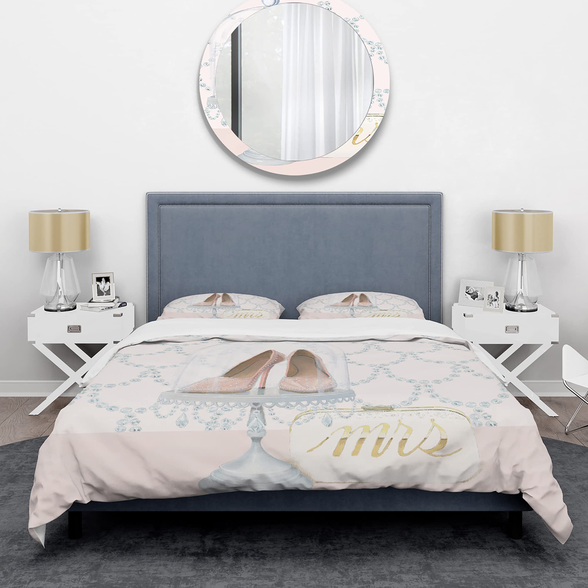 DesignQ Fashion and Glam Shoes | Traditional Beige Queen Duvet Cover Set - 3 Piece All Season Bedding Collection | Perfect for Master Bedroom, Guest Room & Cozy Home Decor