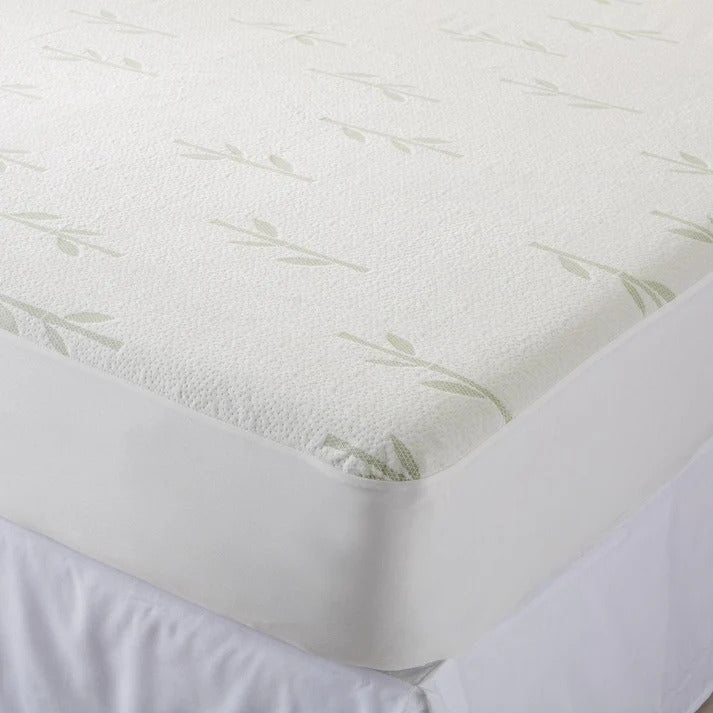 Waterproof & Dust Mite Proof Bamboo Mattress Protector - Hypoallergenic, Breathable, Anti-Bacterial Bed Cover for Allergy Relief & Comfortable Sleep - Ideal for Kids, Adults & Pet Owners