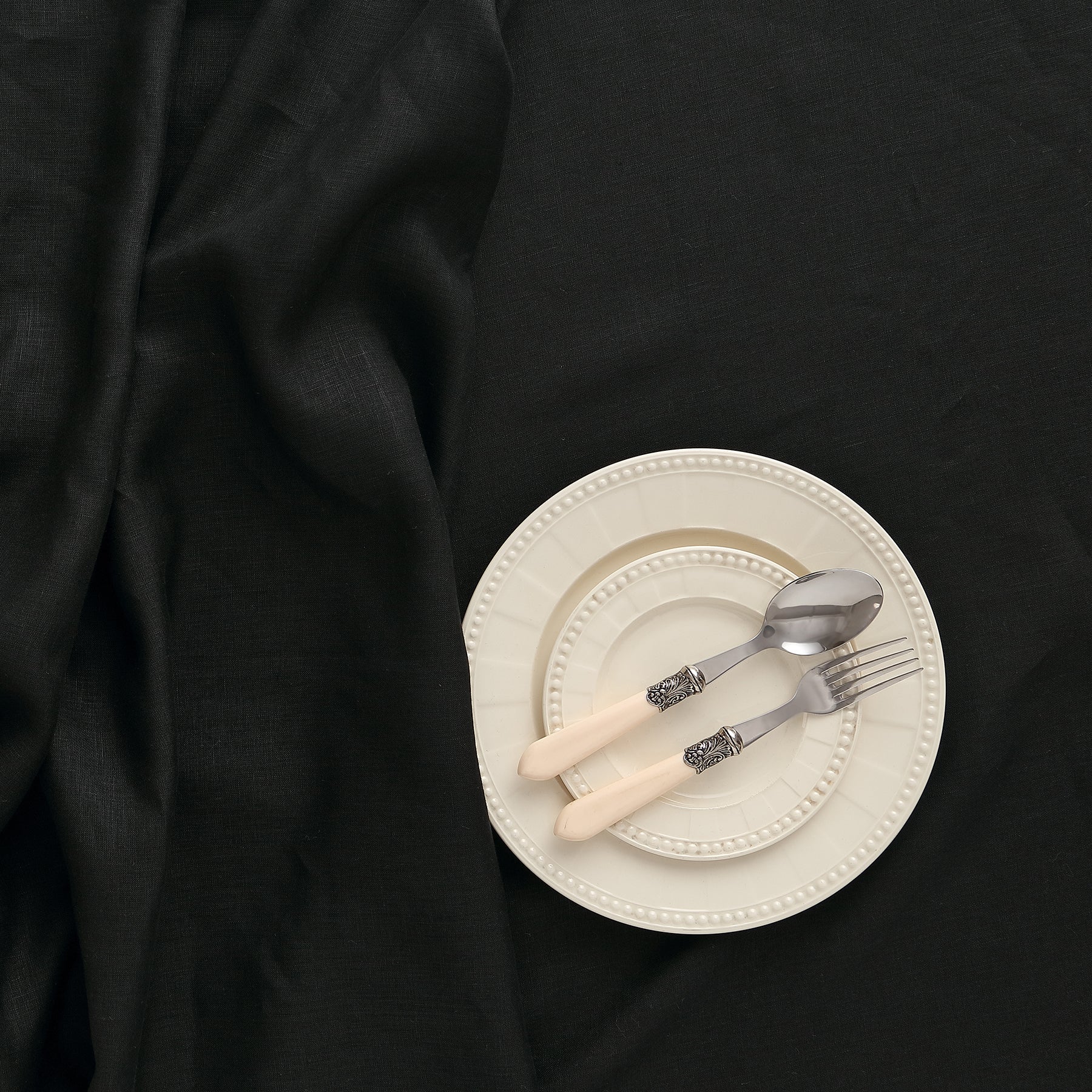 Fete Table Throw - Elegant & Durable Table Cover for Parties, Weddings & Events | Perfect for Indoor & Outdoor Celebrations