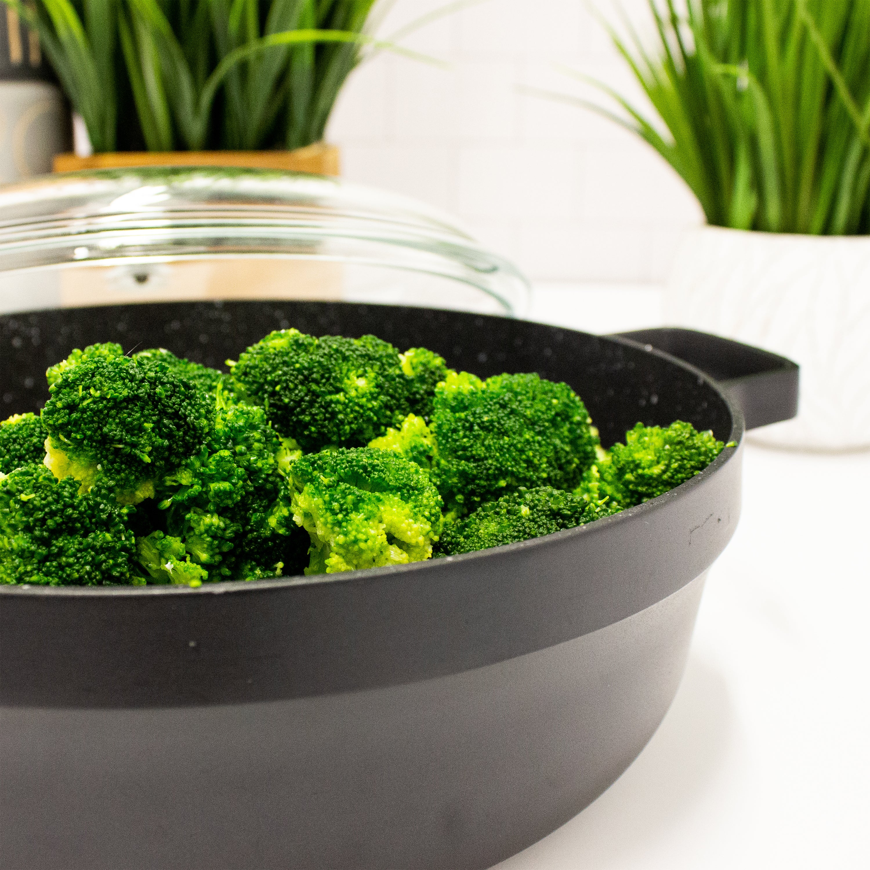 BergHOFF GEM 11 Non-Stick 4.9Qt Sauté Pan with Glass Lid - 2 Handles, Black - Perfect for Sautéing, Frying & Simmering - Induction Compatible Cookware for Home Chefs