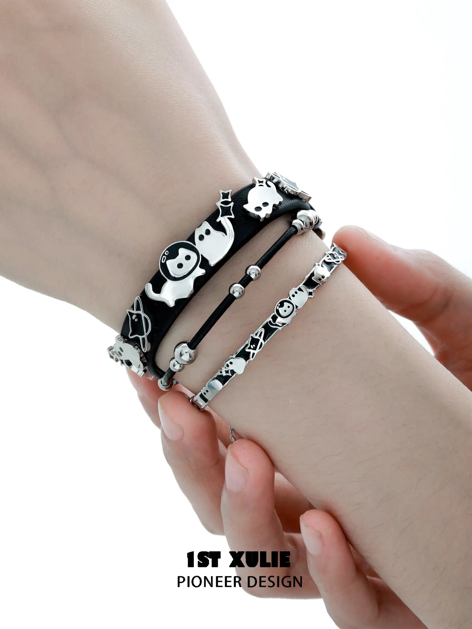 Handcrafted S925 Sterling Silver Black Cat Ghost Epoxy Coating Chain Bangle Bracelet - Perfect for Halloween, Gothic Fashion & Witchy Jewelry Lovers