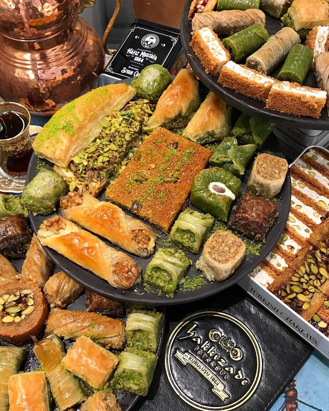 Premium Hafiz Mustafa 1864 Istanbul Baklava Pastry Gift Box - Authentic Turkish Baklava Dessert with Fresh Phyllo Dough, Pistachios, Hazelnuts & Walnuts - Perfect for Birthday, Christmas Gifts, Dinner Parties & Holiday Celebrations