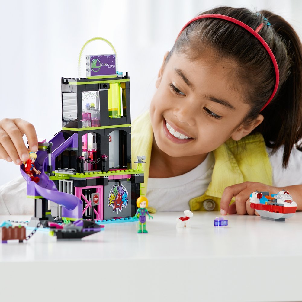 LEGO DC Super Hero Girls Lena Luthor Kryptomite Factory Building Kit 41238 (432 Pieces) - Creative Play for Kids, Superhero Toy Gift for Girls & Boys, Fun STEM Learning Activity