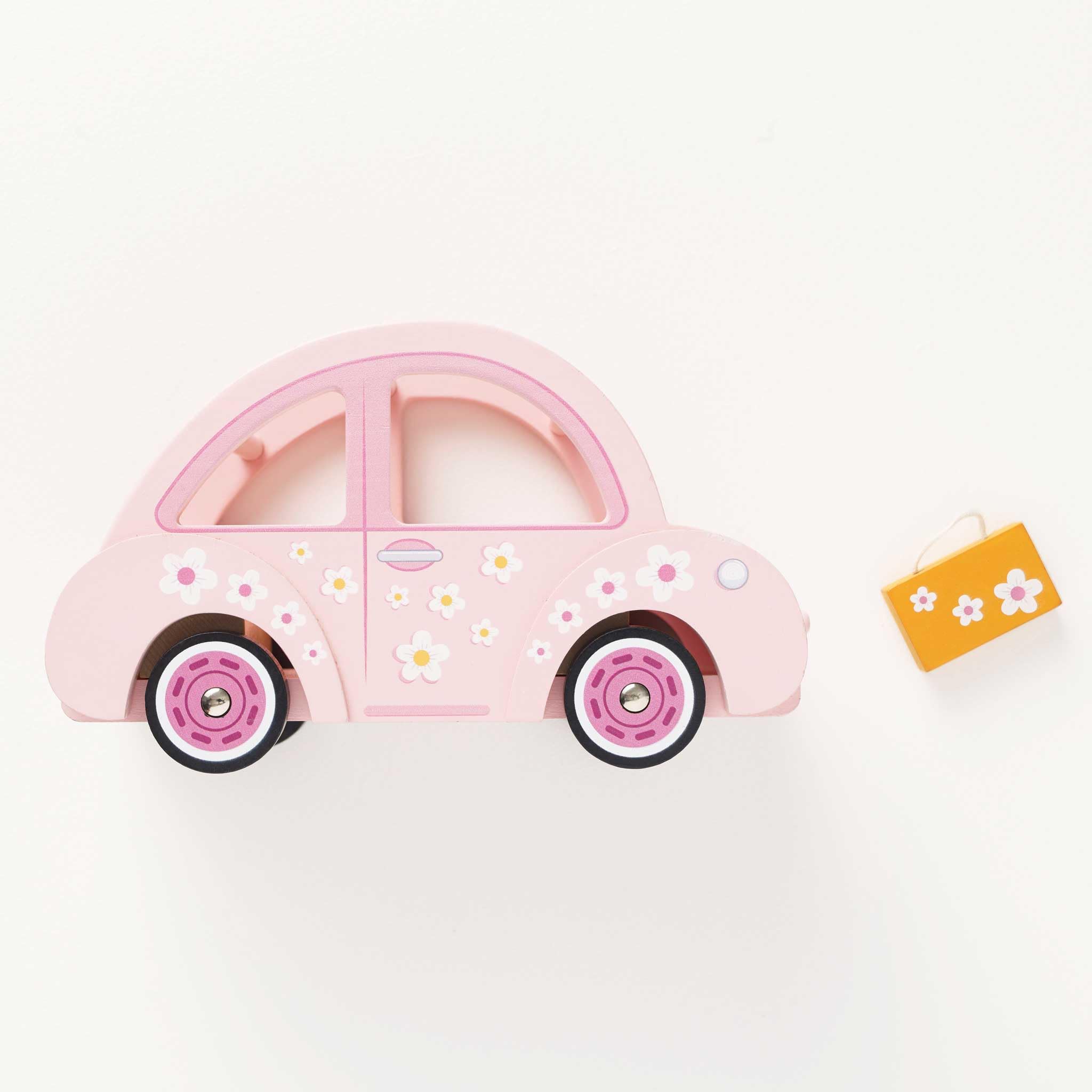 Le Toy Van Wooden Daisylane Sophie's Car Accessory Playset for Dollhouses - Pink Doll Car Toy with Luggage & Travel Accessories - Pretend Play Vehicle for Kids Ages 2+ - Perfect for Dollhouse Play, Travel Adventures & Imaginative Role Play