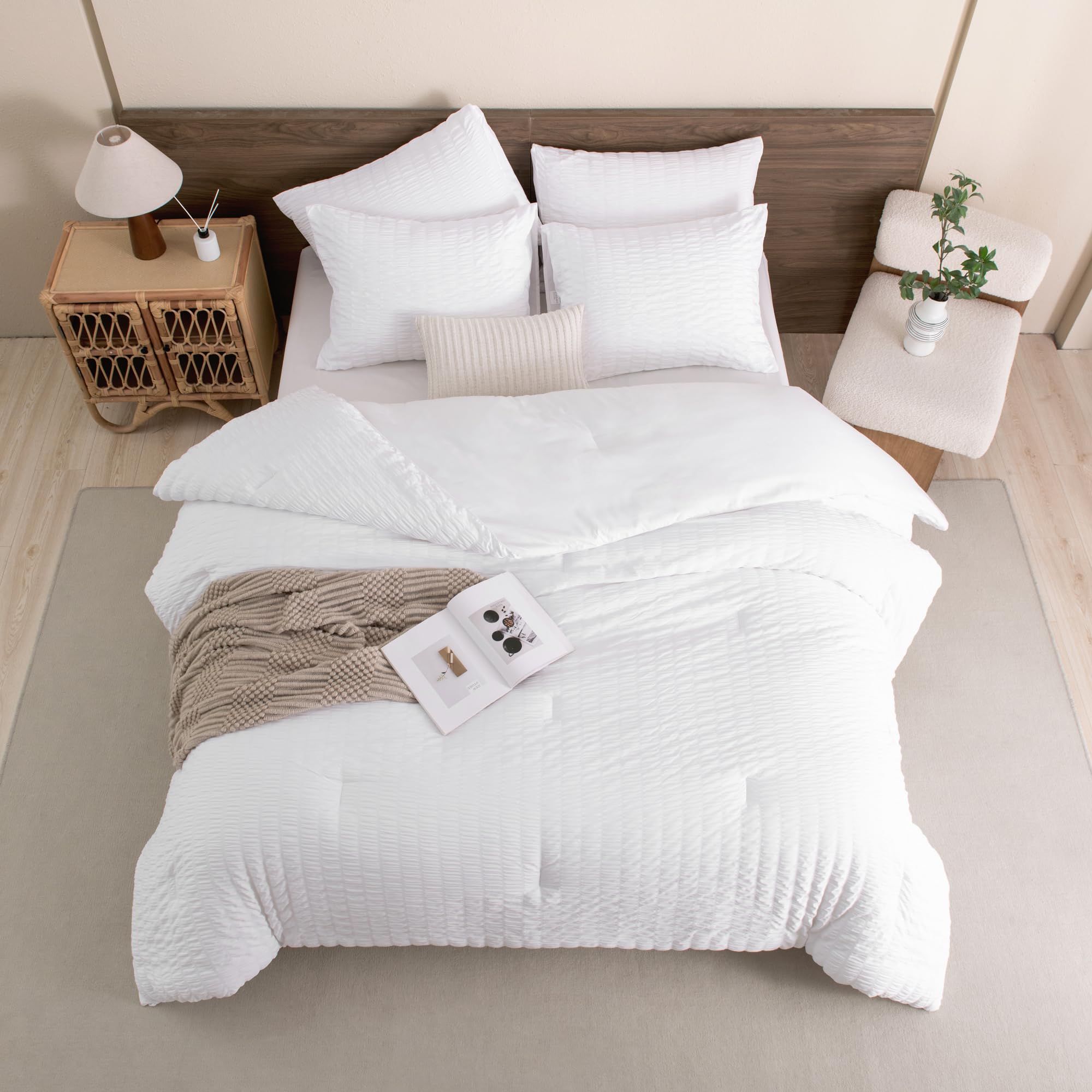 Andency King Size White Comforter Set - 3 Piece Seersucker Bedding with 1 Down Alternative Comforter & 2 Pillowcases, Lightweight Microfiber, 104x90 Inches - Perfect for Master Bedroom, Guest Room & Cozy Home Decor
