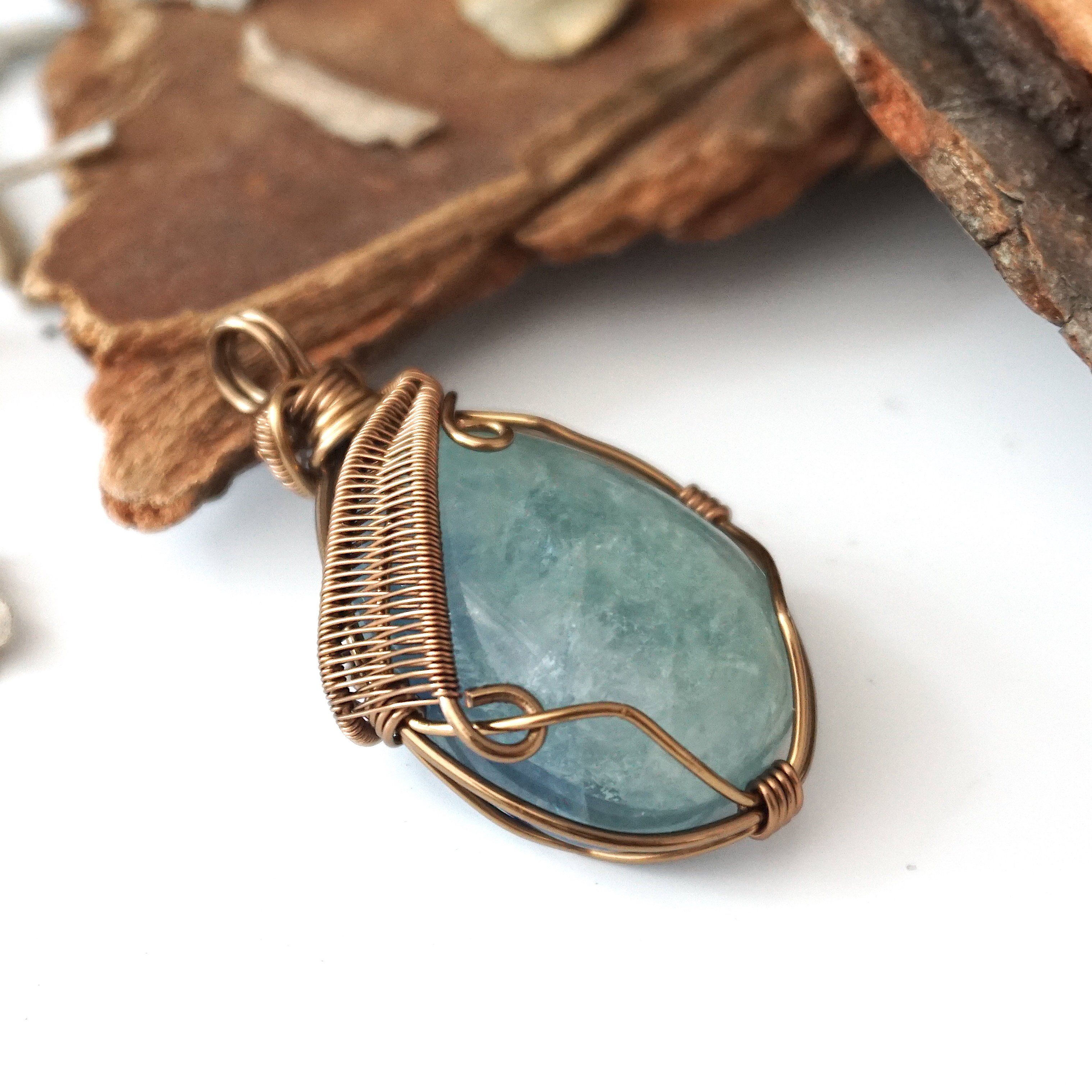 Green Fluorite Necklace in Antique Bronze - Healing Crystal Jewelry for Chakra Balancing & Spiritual Energy | Perfect for Meditation, Yoga & Gift Giving