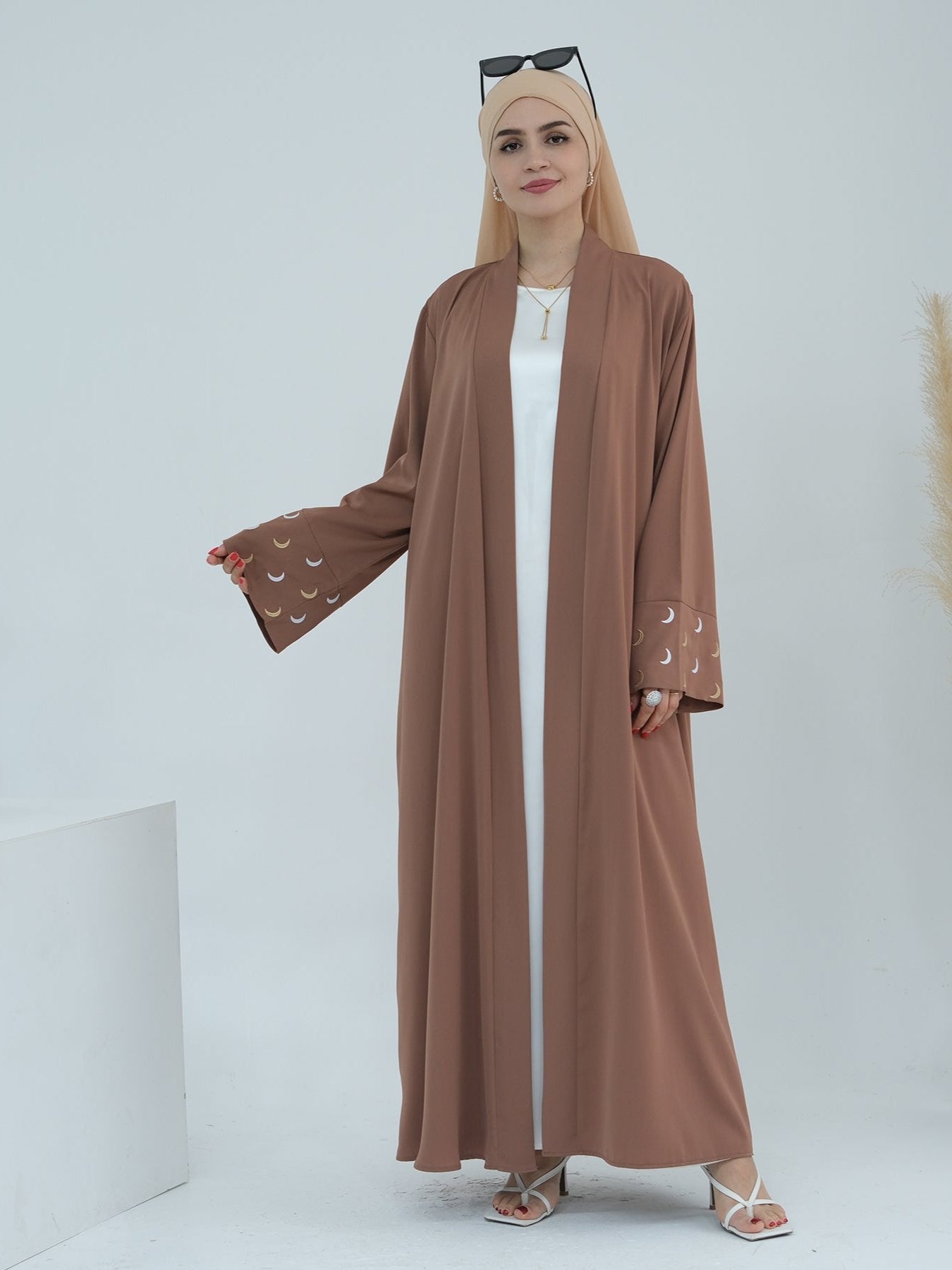 Elegant Muna Open Abaya Kimono in Brown - Perfect for Modest Fashion, Prayer Dresses & Boho Chic Outfits