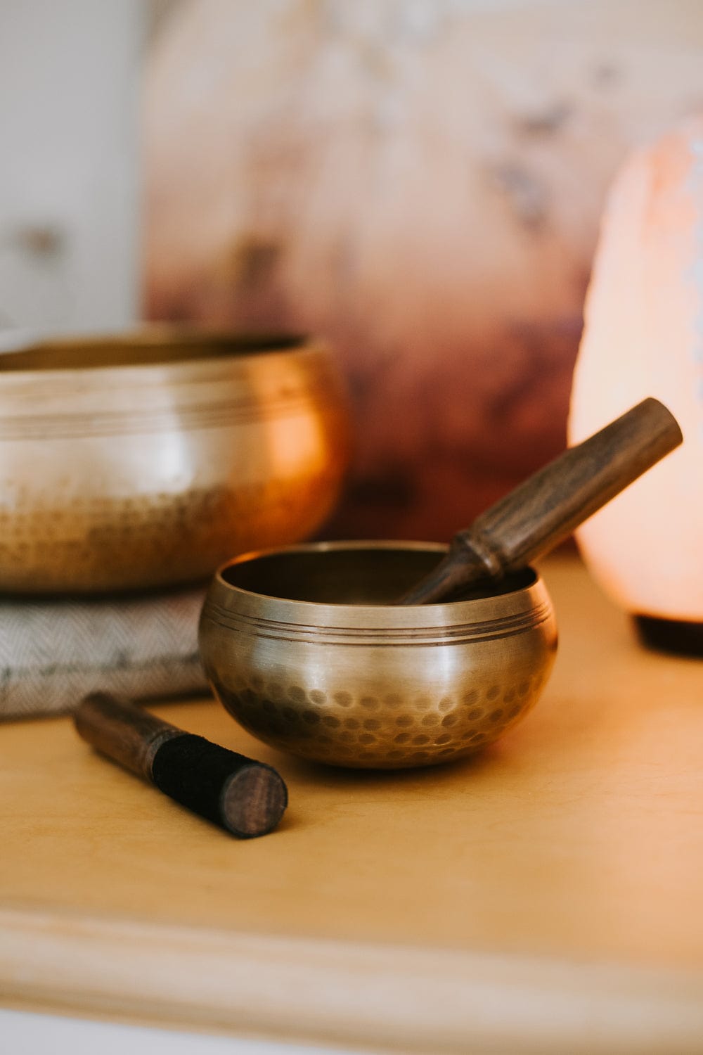 Hand Hammered Tibetan Singing Bowl Set - Meditation & Healing Sound Therapy for Yoga, Mindfulness & Relaxation - Perfect for Home, Spa & Studio Use