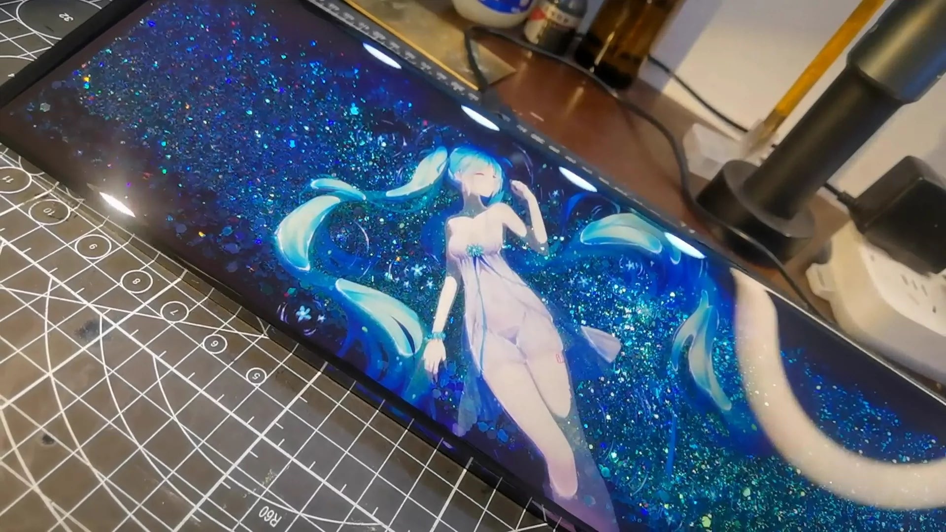 Hatsune Miku Quicksand Model Keyboard Wrist Rest - Ergonomic Resin Palm Rest for Mechanical Keyboards - Gaming & Office Desk Accessories for Comfort & Support