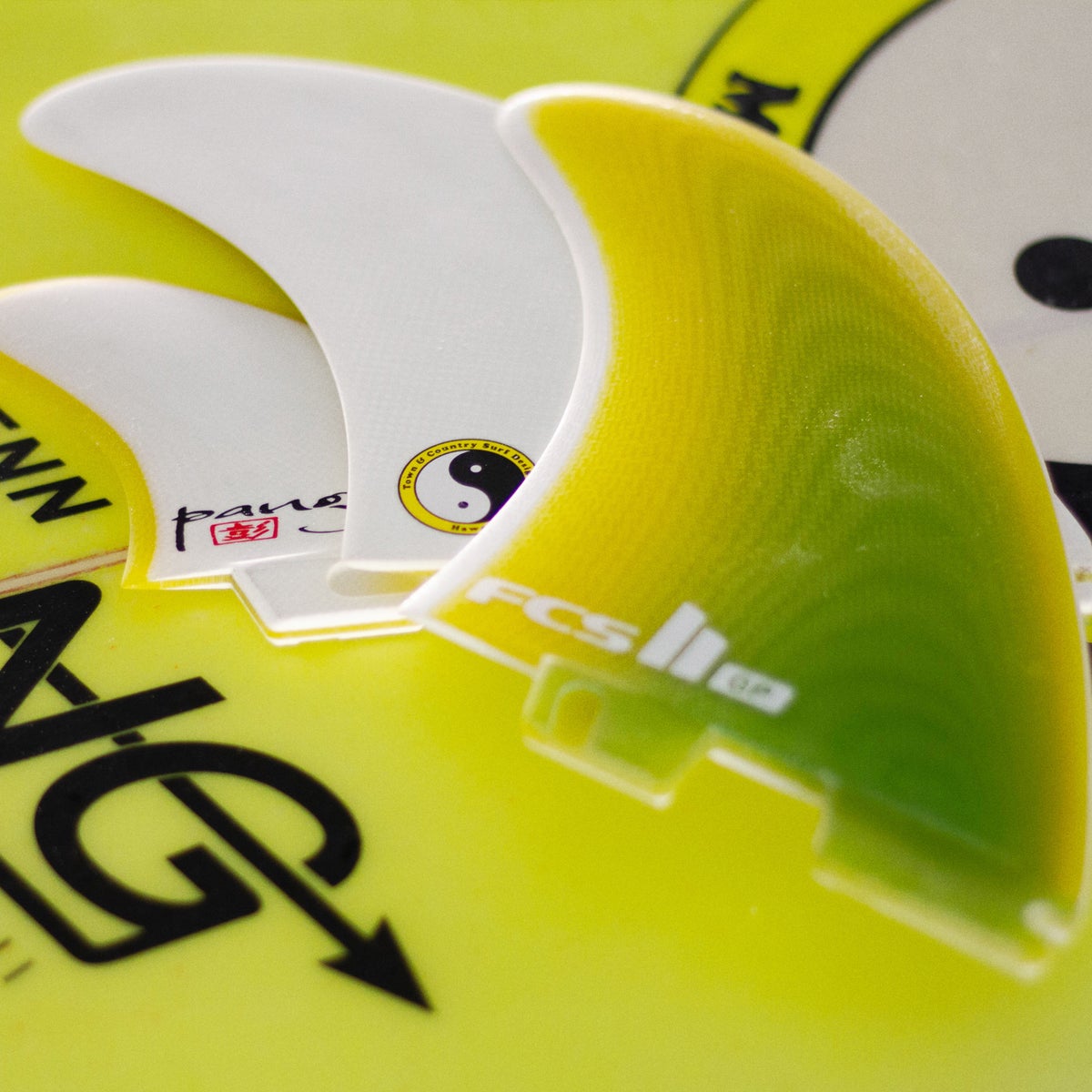 FCS II TWIN + 1 Town & Country PG X Large Yellow Fade Surfboard Fins - High Performance for All Wave Conditions - Perfect for Surfing, Bodyboarding, and Water Sports
