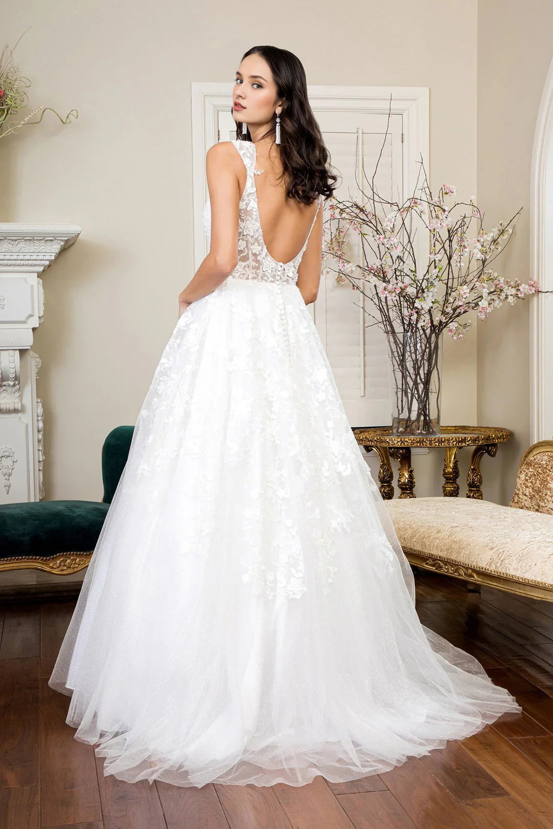 Elegant 3D Floral Embroidery Long V-Neck Wedding Dress – Perfect for Bridal Ceremonies, Beach Weddings & Formal Events