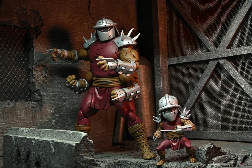 Teenage Mutant Ninja Turtles Deluxe Shredder Clone & Mini Shredder Action Figure Set - Mirage Comics Collectible TMNT Toys for Kids & Adults - Perfect for Display, Play & Comic Book Collections