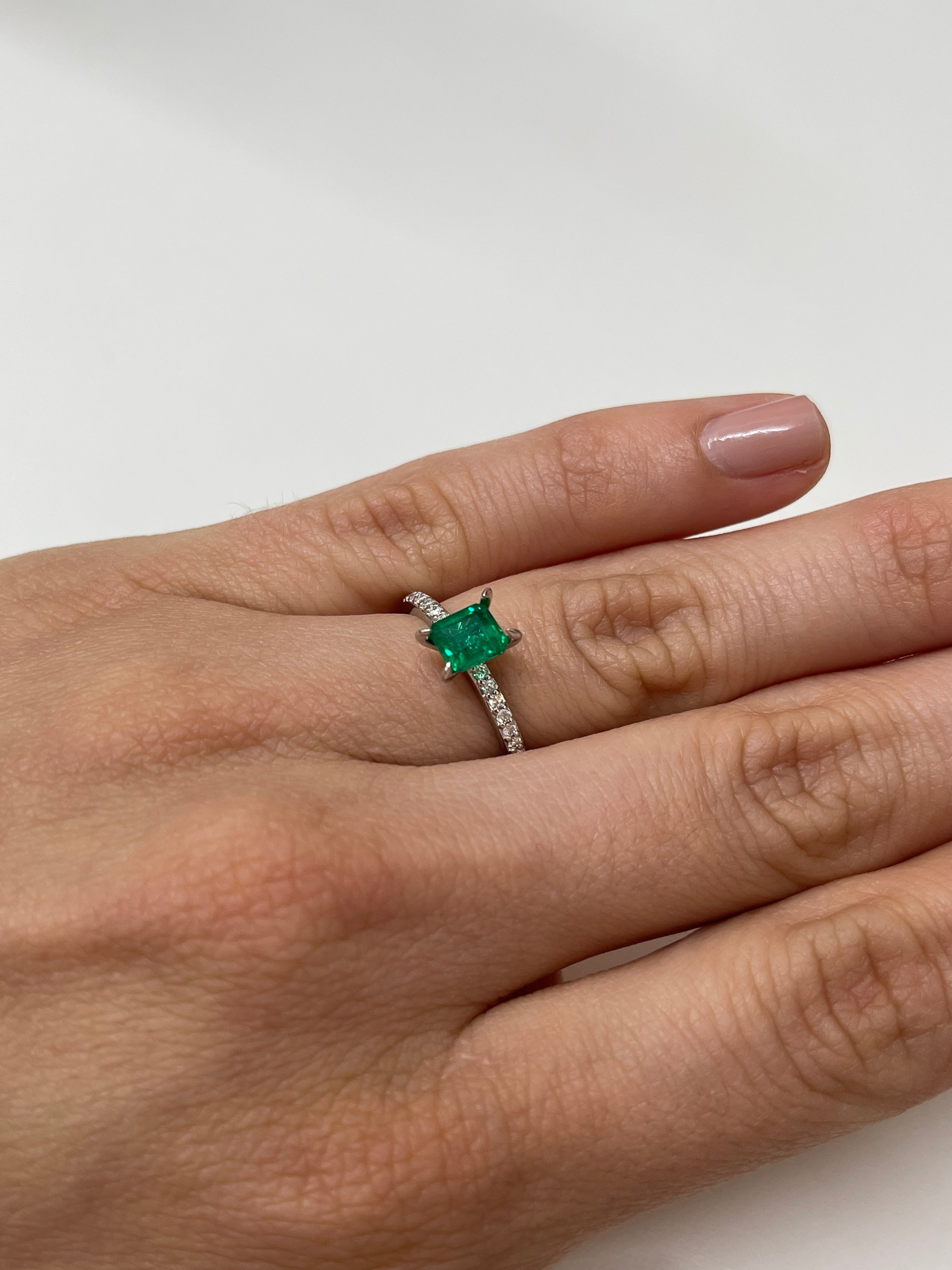 0.90 Carat AAA+ Colombian Loose Emerald - 5.8x5.4mm Asscher Cut Fine Gemstone for Jewelry Making & Engagement Rings