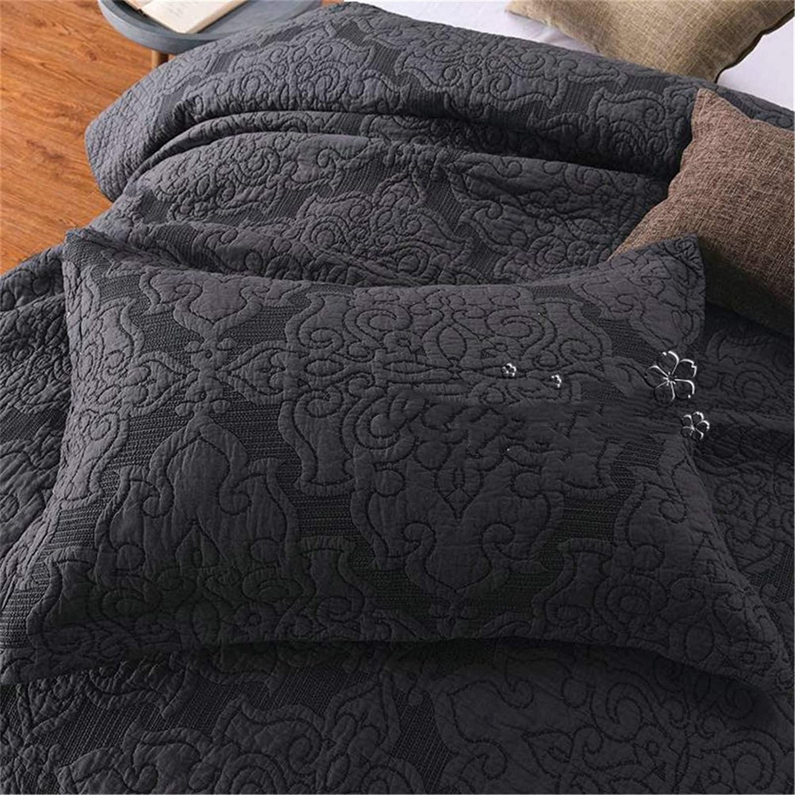 Premium Black Quilted Embossed 3-Piece Bedspread Set - Super King Size Reversible Comforter with 2 Pillowcases | Ultra Soft Lightweight All-Season Bedding (250x270cm) for Master Bedroom, Guest Room & Luxury Hotels