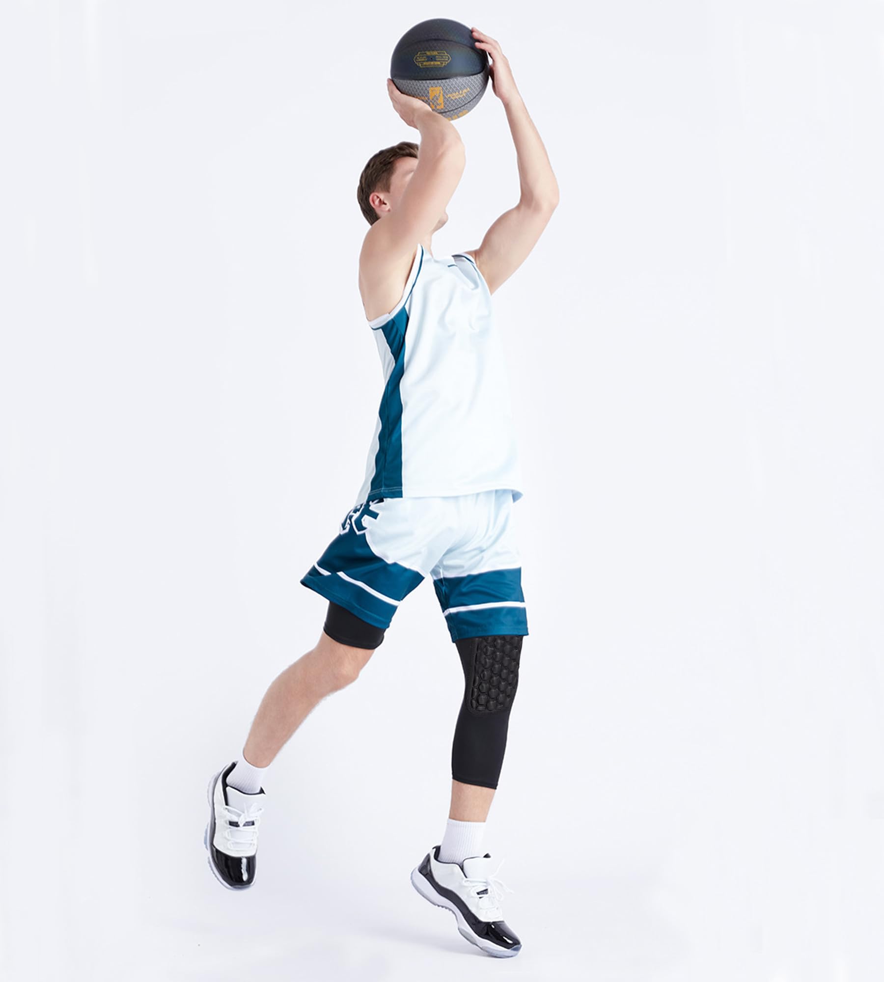 DEVOROPA Youth Boys' Compression Pants with Knee Pads - 3/4 Length Basketball Tights for Boys, Quick-Dry Athletic Leggings for Sports & Workout - Perfect for Basketball, Running, Gym Training & Outdoor Activities
