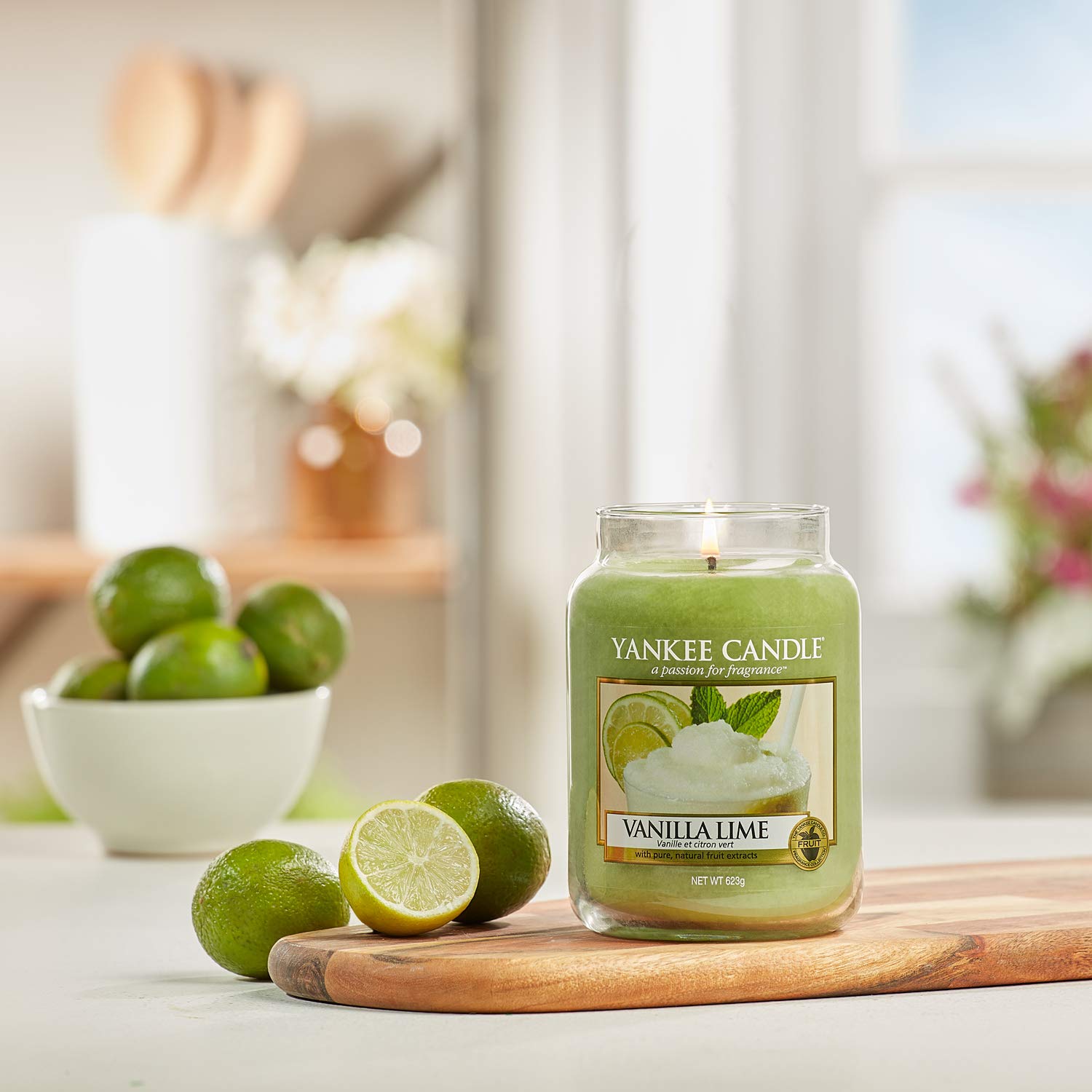 Yankee Candle Jar - Vanilla Lime Scented Candle, Long-Lasting Fragrance for Home, Office & Relaxation | Perfect for Aromatherapy, Gifts & Cozy Ambiance