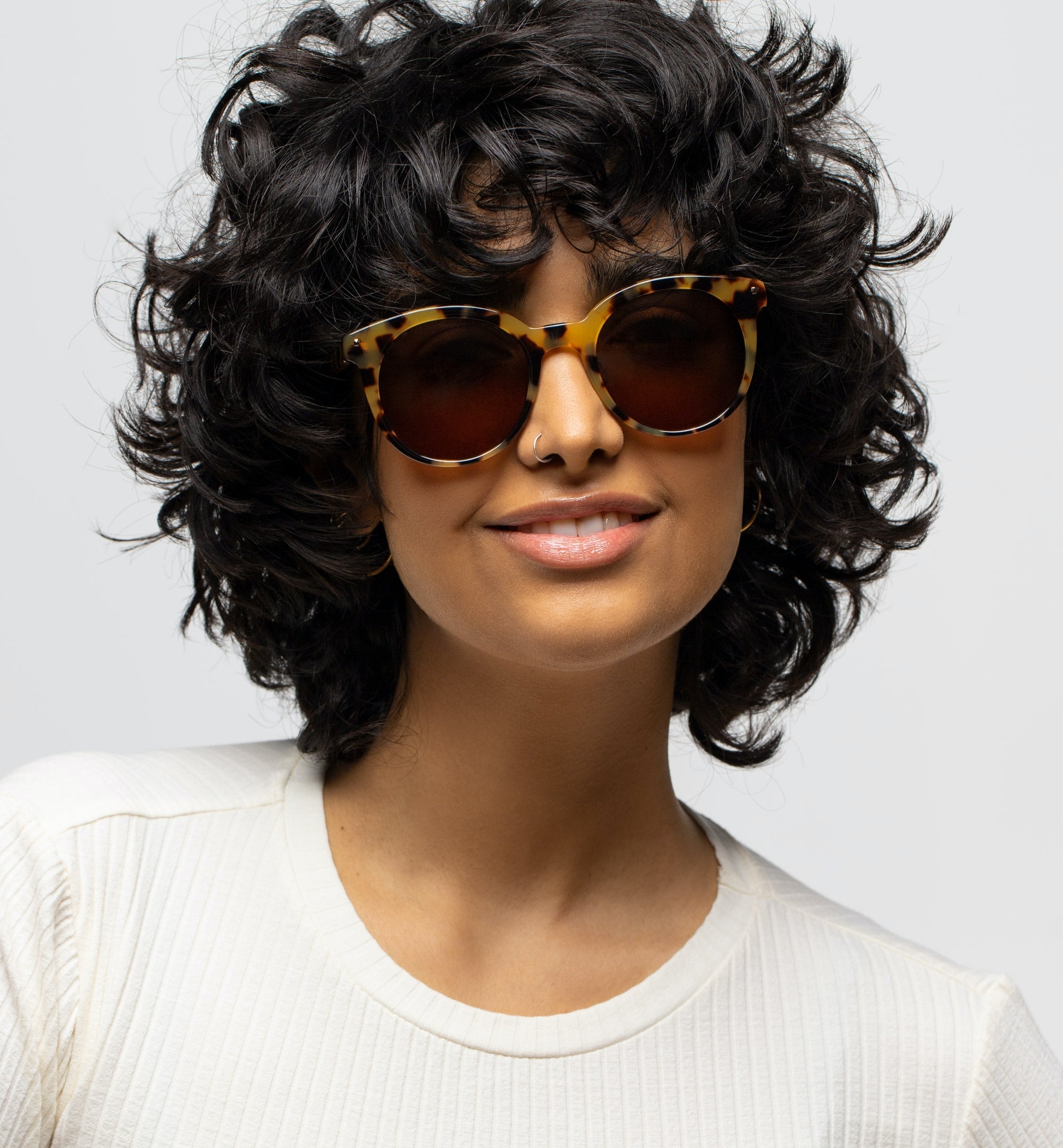 Trendy Hip Sunglasses for Women & Men - UV Protection, Stylish & Lightweight - Perfect for Outdoor Activities, Beach, Driving & Fashion