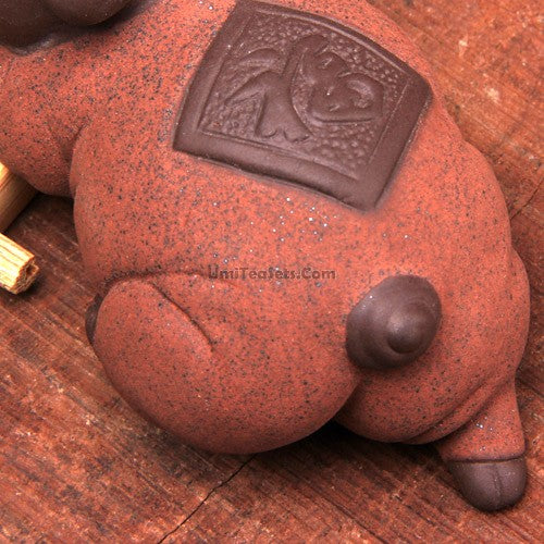 Adorable Pig-Shaped Tea Pet - Ceramic Tea Companion for Gongfu Tea Ceremony | Perfect Gift for Tea Lovers & Feng Shui Decor