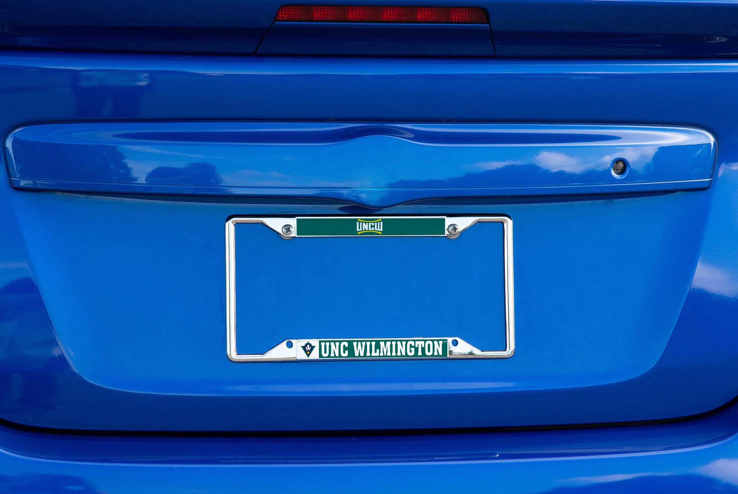 UNC Wilmington Seahawks Metal License Plate Frame - Desert Cactus Design Car Accessory for Front/Rear Bumper - Perfect for Alumni, Fans & Car Enthusiasts - Show School Spirit on Campus or Game Day