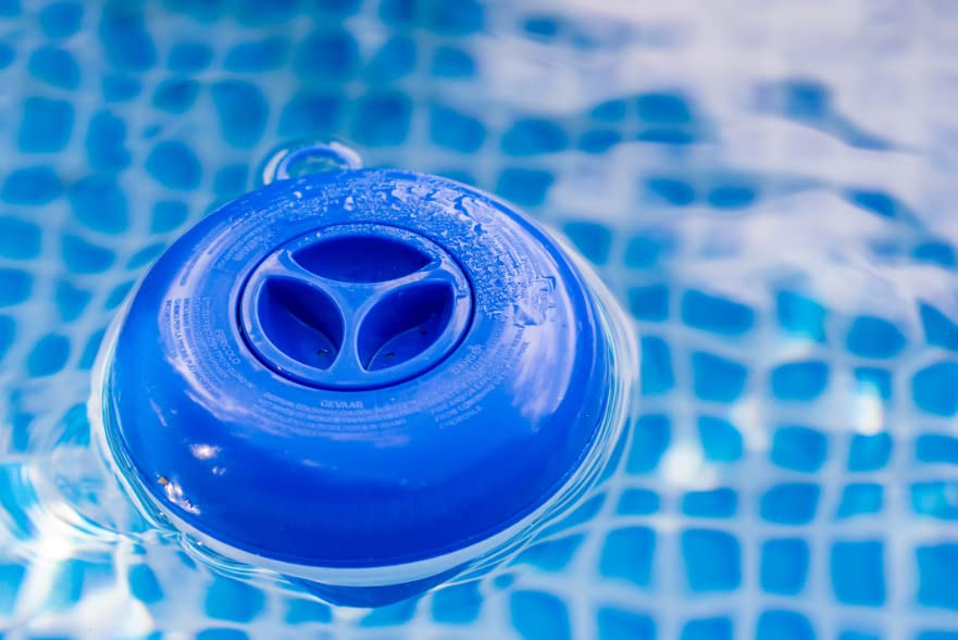 WWD POOL Floating Chlorine Dispenser for Swimming Pools & Spas - Foldable Chemical Tablet Floater Holds 1-Inch Chlorine/Bromine Tablets - Perfect for Hot Tubs, Inflatable Pools & Mini Spas | Easy Pool Maintenance Solution