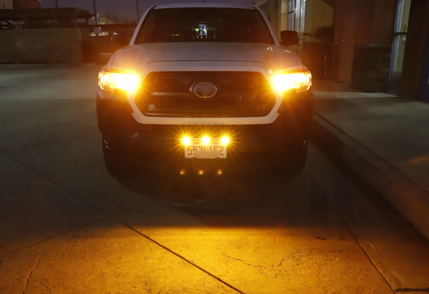 3 Dot Raptor Style Front License Plate Frame with Amber LED Clearance Lightbar - Heavy Duty Off-Road Truck Accessory for Ford F150 Raptor & Pickup Trucks (Ideal for Night Driving & Off-Road Adventures)