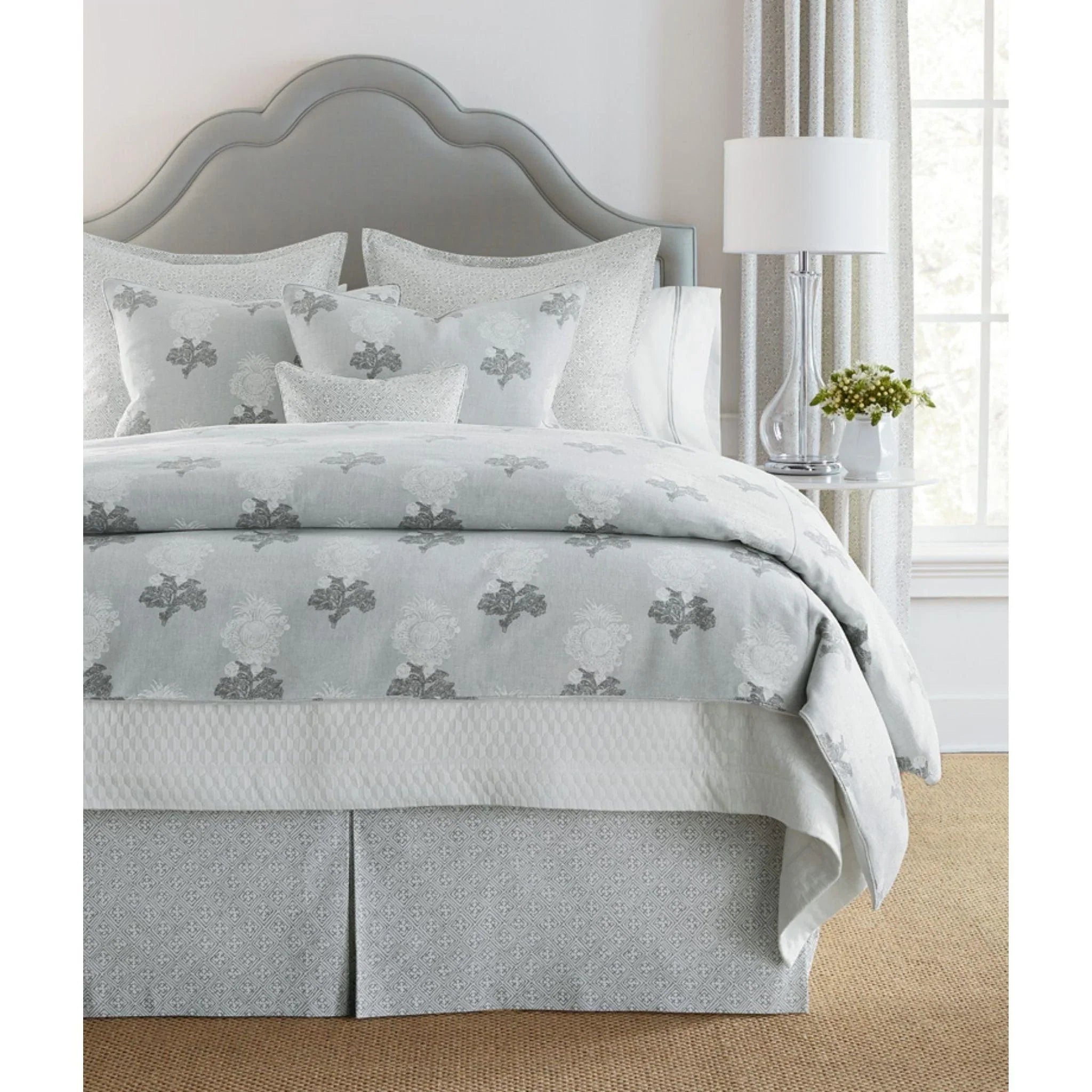 Premium Aldith Floral Duvet Cover Set - Soft & Breathable Bedding for Queen/King Size - Perfect for Master Bedroom, Guest Room & Cozy Home Decor