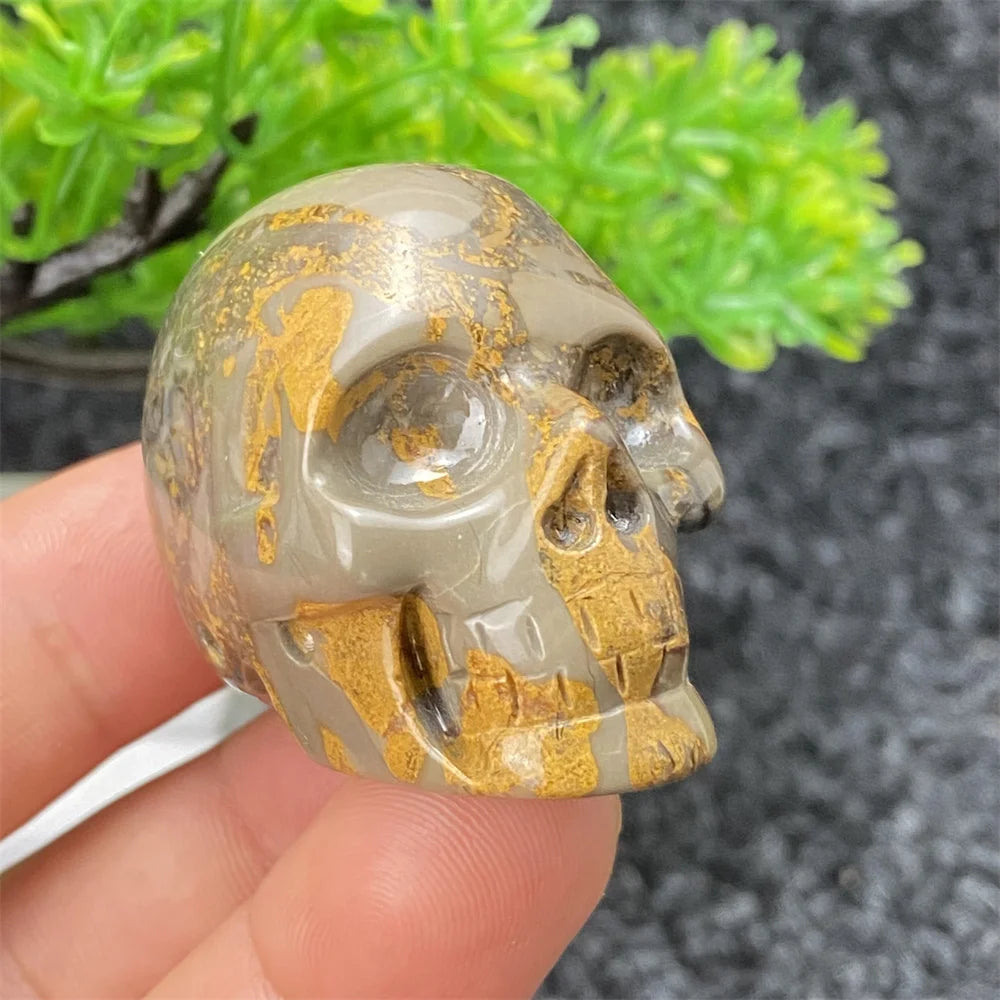 Natural Crystal Hand-Polished Carved Skull - Halloween Decor, Home Decor, Spiritual Healing Stone, Unique Holiday Gift for Collectors & Witches - Perfect for Altars, Meditation & Gothic Decorations