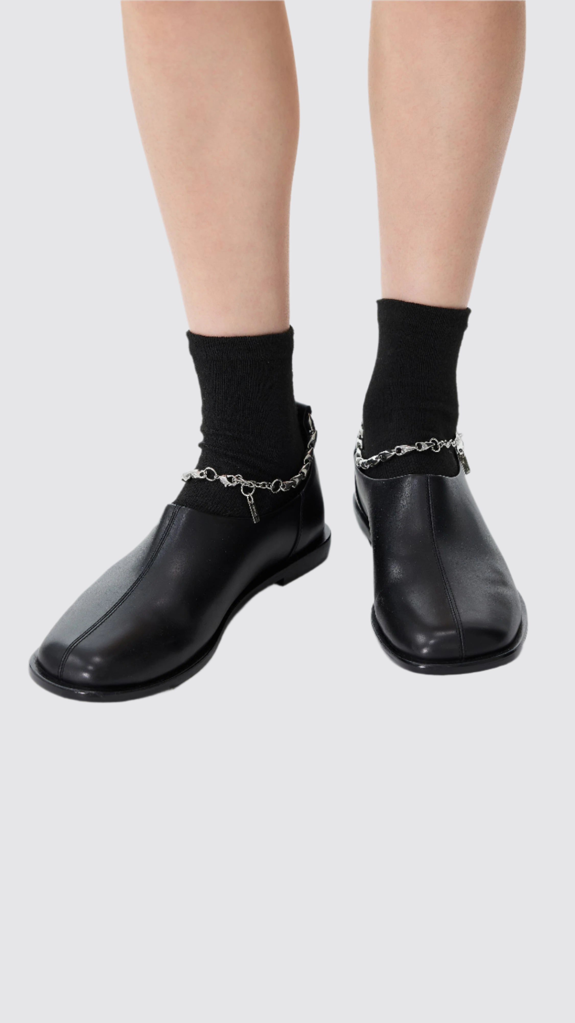 Stylish Leather Chain Flat Shoes for Women - Comfortable & Trendy Loafers for Casual Outings, Office Wear & Everyday Fashion
