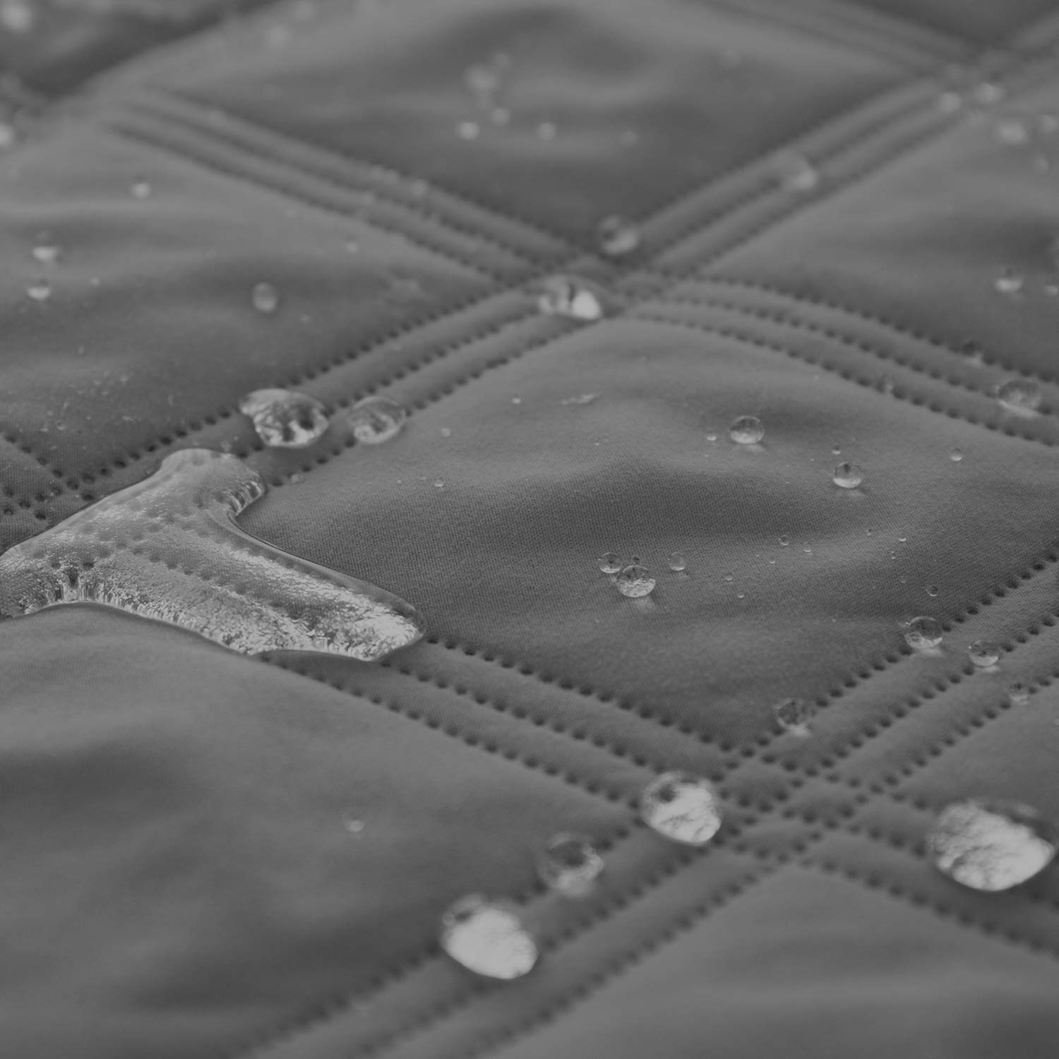 Ameritex Waterproof Dog Bed Cover - Non-Slip Pet Blanket for Furniture Protection - Ideal for Beds, Couches & Sofas - Keep Your Home Clean & Pet-Friendly
