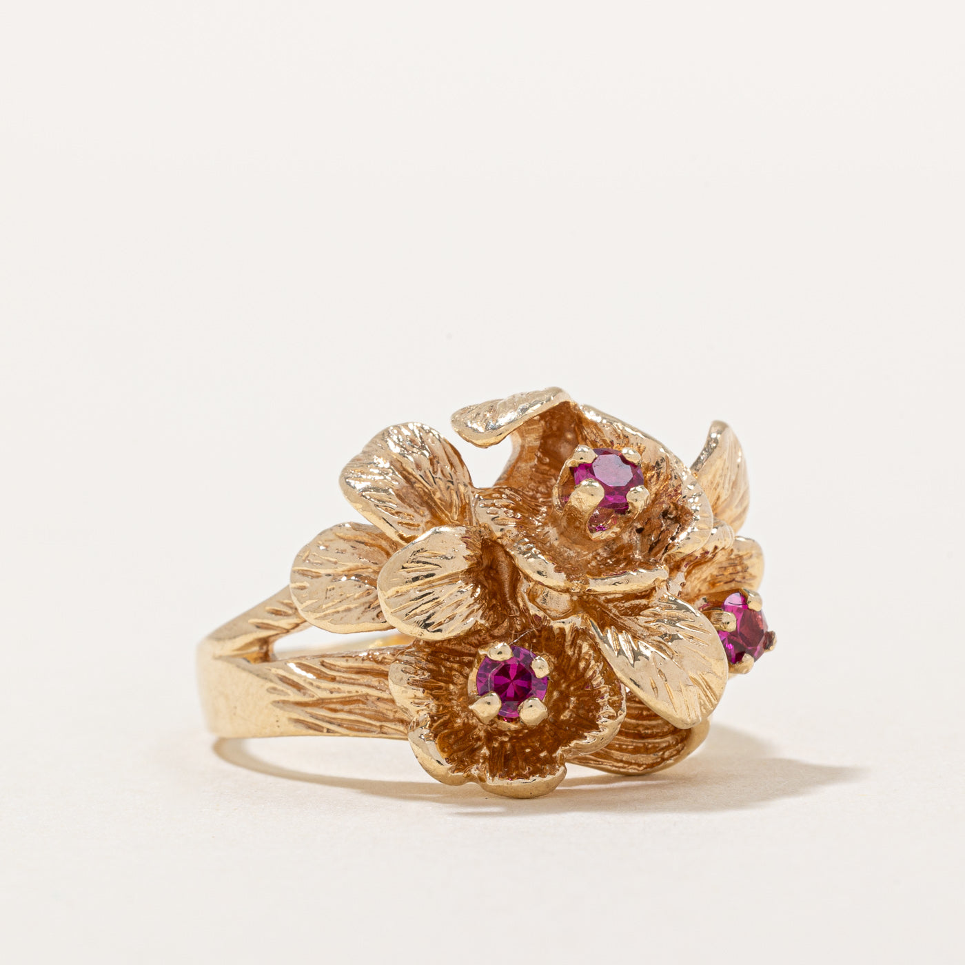 Exquisite Synthetic Ruby Flower Ring - 0.34ctw Elegant Jewelry for Women - Size 9 - Perfect for Valentine's Day, Anniversary & Special Occasion Gifts