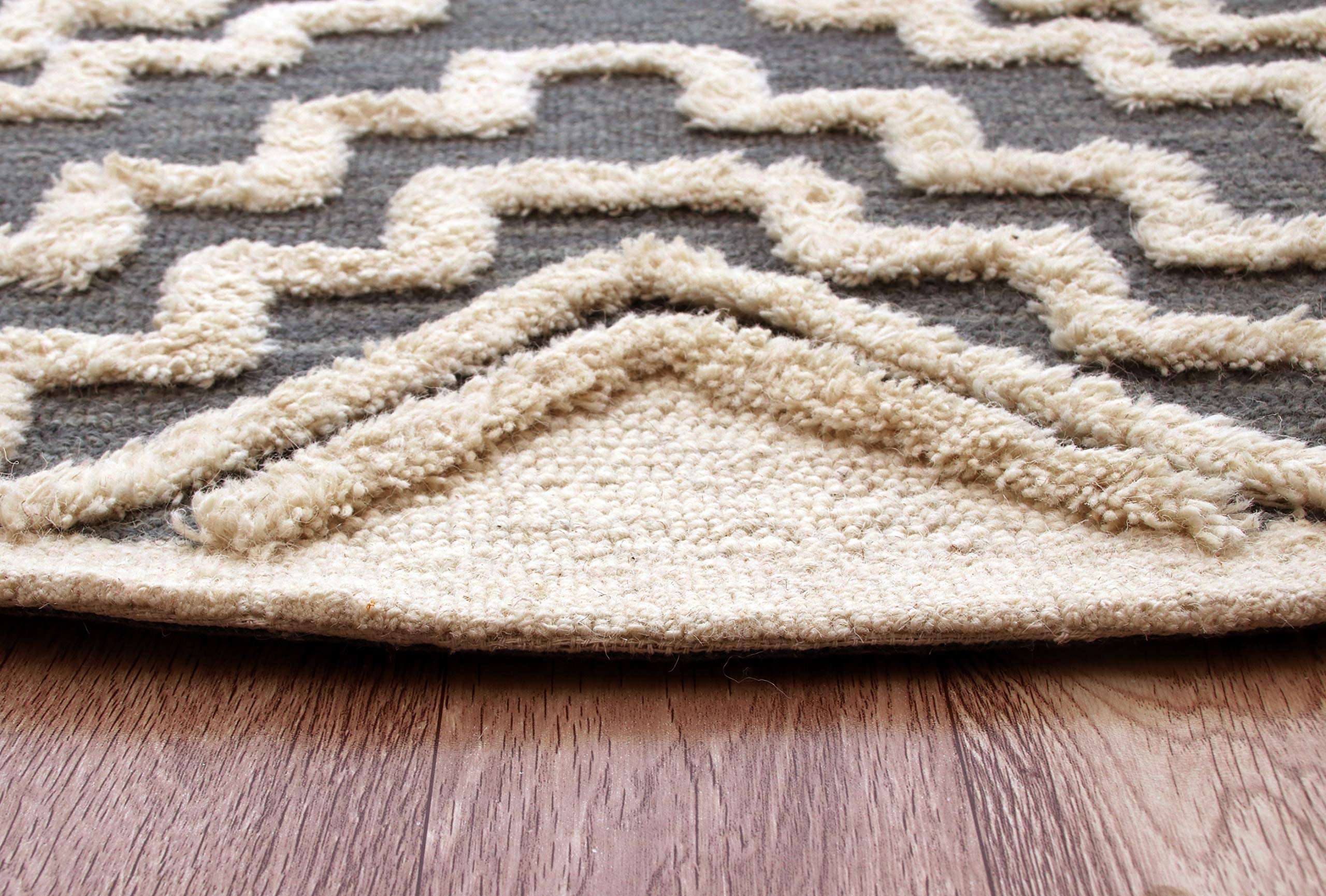 LR Home 6ft Round Indoor Natural Wool Area Rug - Hand Tufted Modern Farmhouse Boho Carpet for Bedroom, Living Room, Office, Entryway | Gray/Cream Home Decor Rug | Perfect for Cozy Spaces, Boho Chic Interiors & Farmhouse Style Rooms
