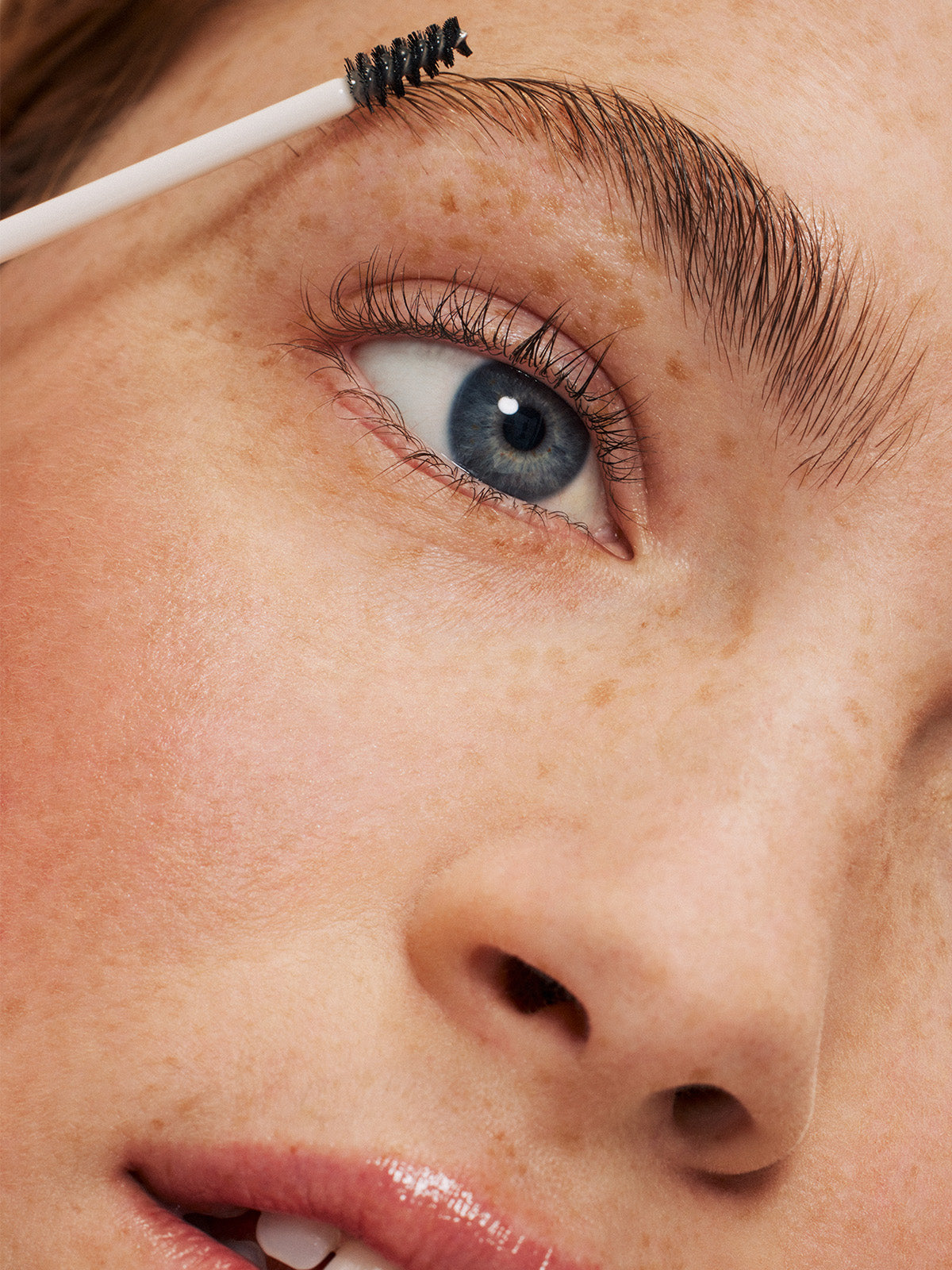 Natural Eyebrow Gel for Defined Brows - Waterproof & Smudge-Proof - Perfect for Daily Makeup & Special Occasions