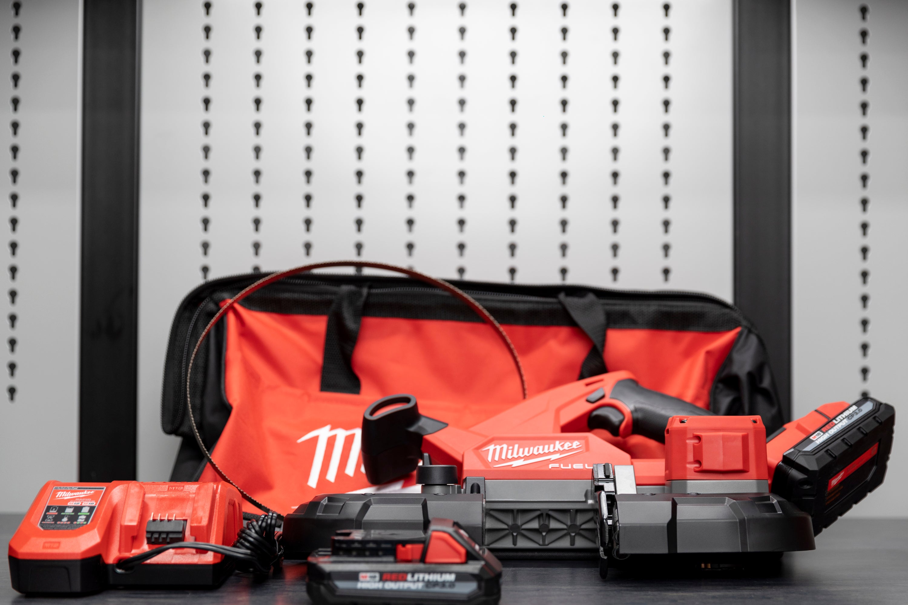 Milwaukee M18 FUEL Compact Band Saw - Cordless Portable Cutting Tool for Metal, Wood & PVC - Perfect for Construction, Plumbing & DIY Projects