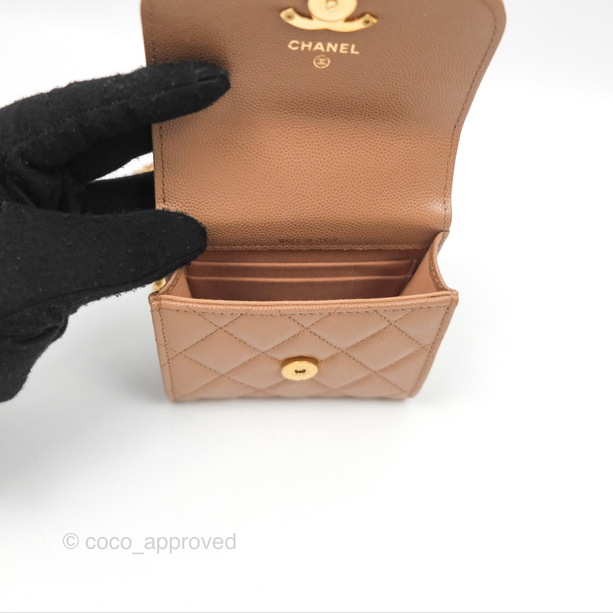 Chanel CC Chain Clutch Bag in Beige Caviar Leather with Gold Hardware - Perfect for Evening Parties & Luxury Events