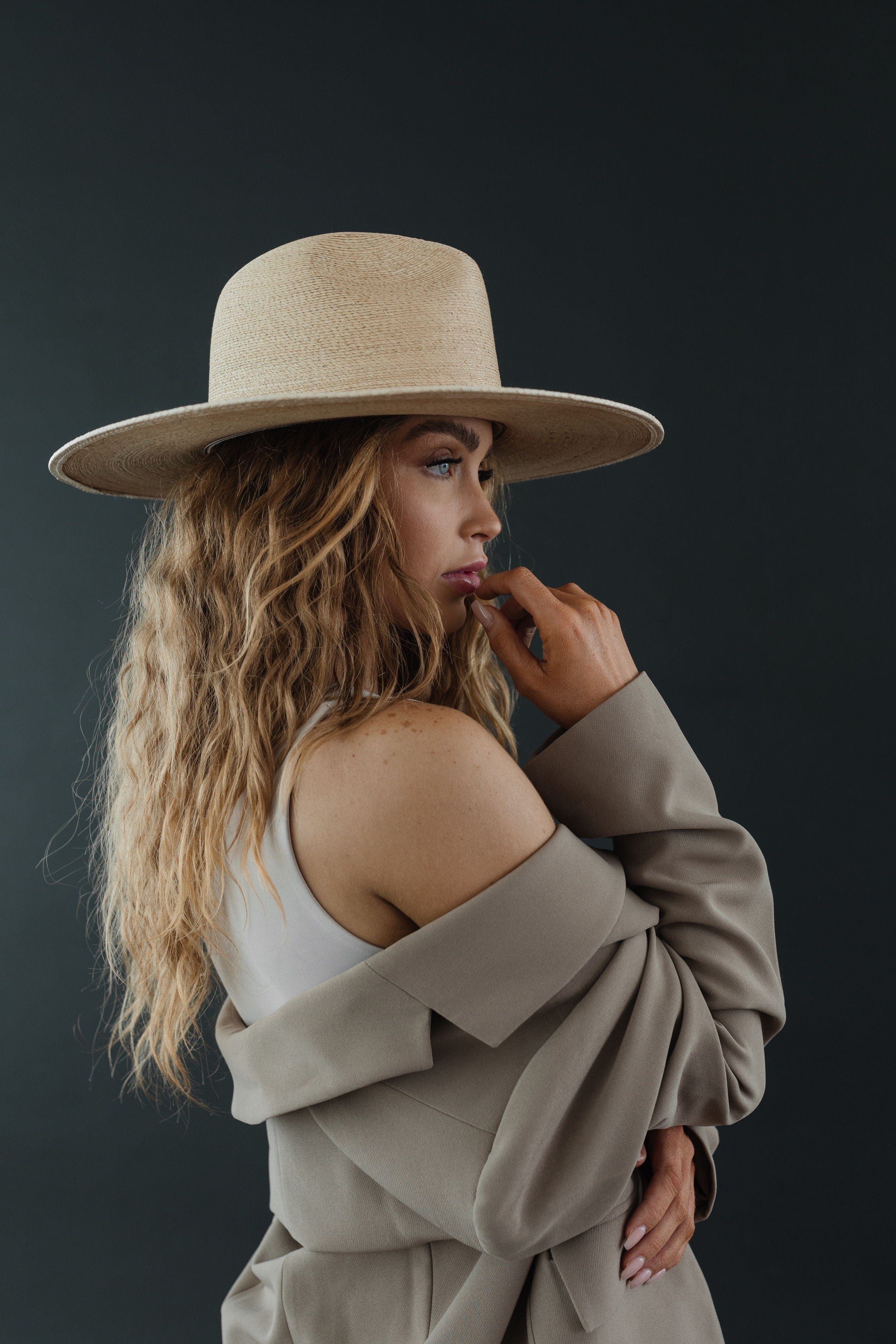 Cara Loren Straw Hat - Women's Wide Brim Sun Hat for Beach, Summer & Outdoor Activities - Blemished