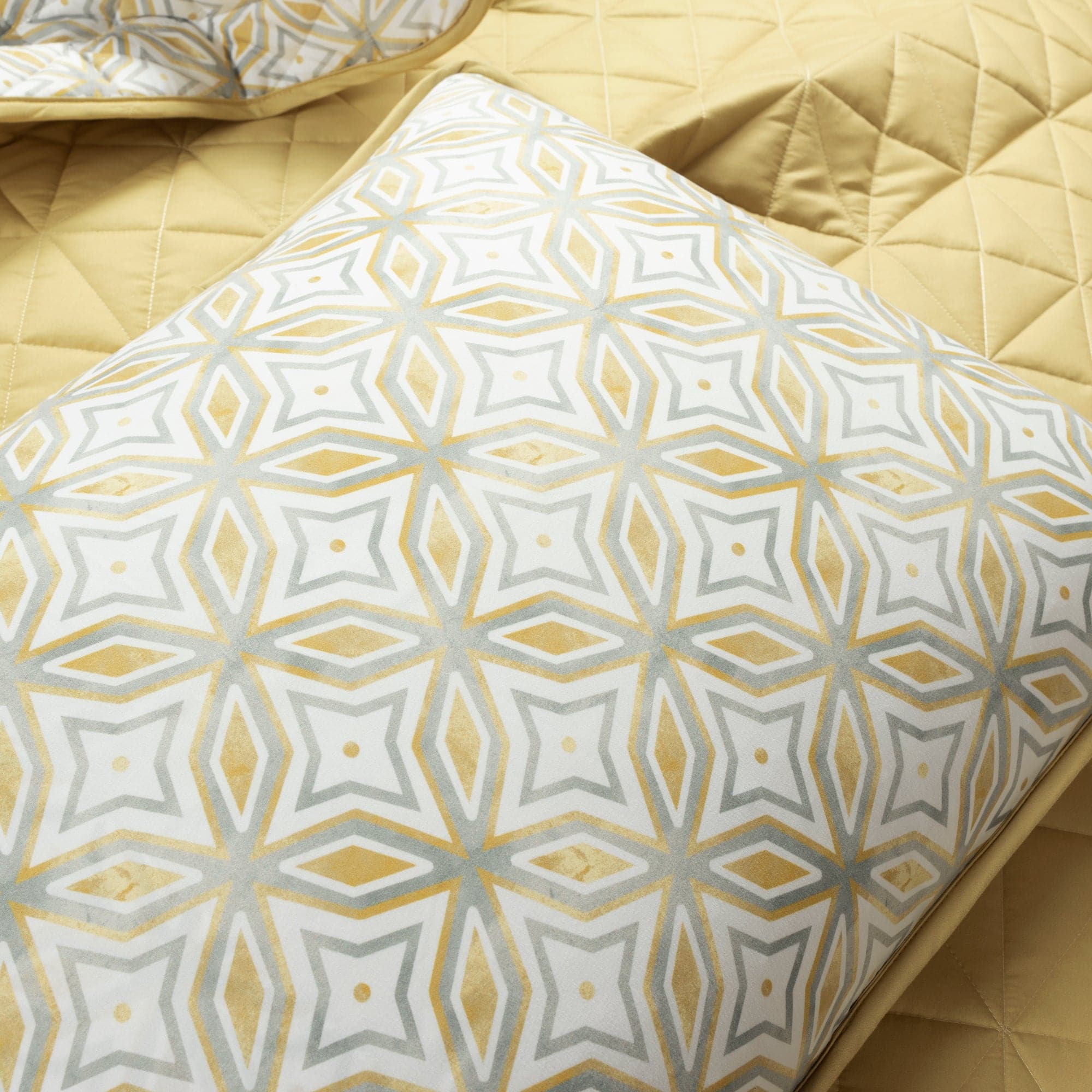 Mid Century Modern Geometric Reversible Quilt Set - 3 Piece Bedding Set for Queen Size Bed | Stylish Home Decor for Bedroom & Guest Room